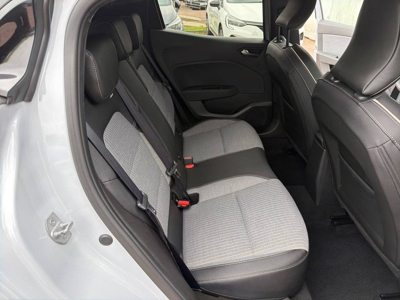 Vente en ligne Renault Clio 5 Clio TCe 90 ch GSR2 au prix de 18 490 €
