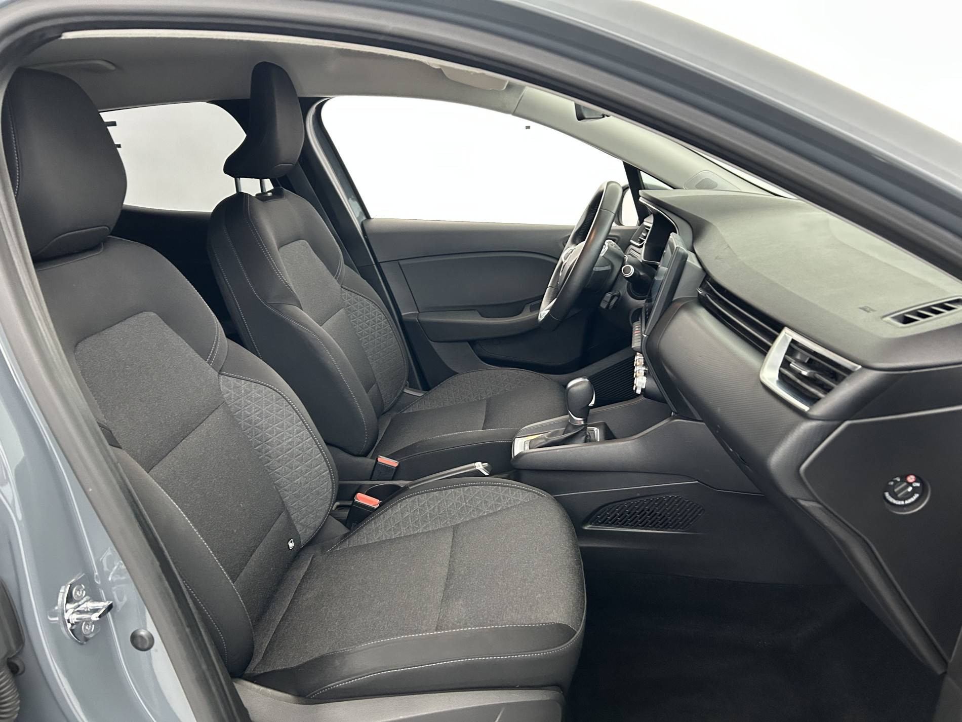 Vente en ligne Renault Clio 5 Clio E-Tech 140 - 21 au prix de 12 890 €