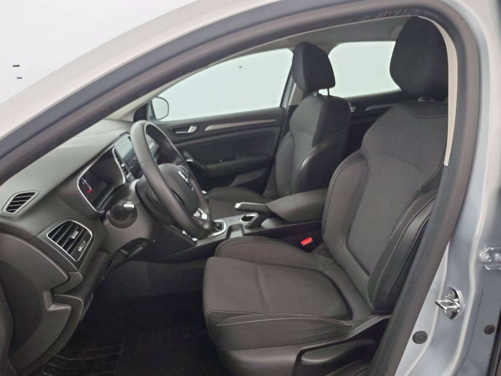 Vente en ligne Renault Megane 4  TCe 140 au prix de 15 490 €