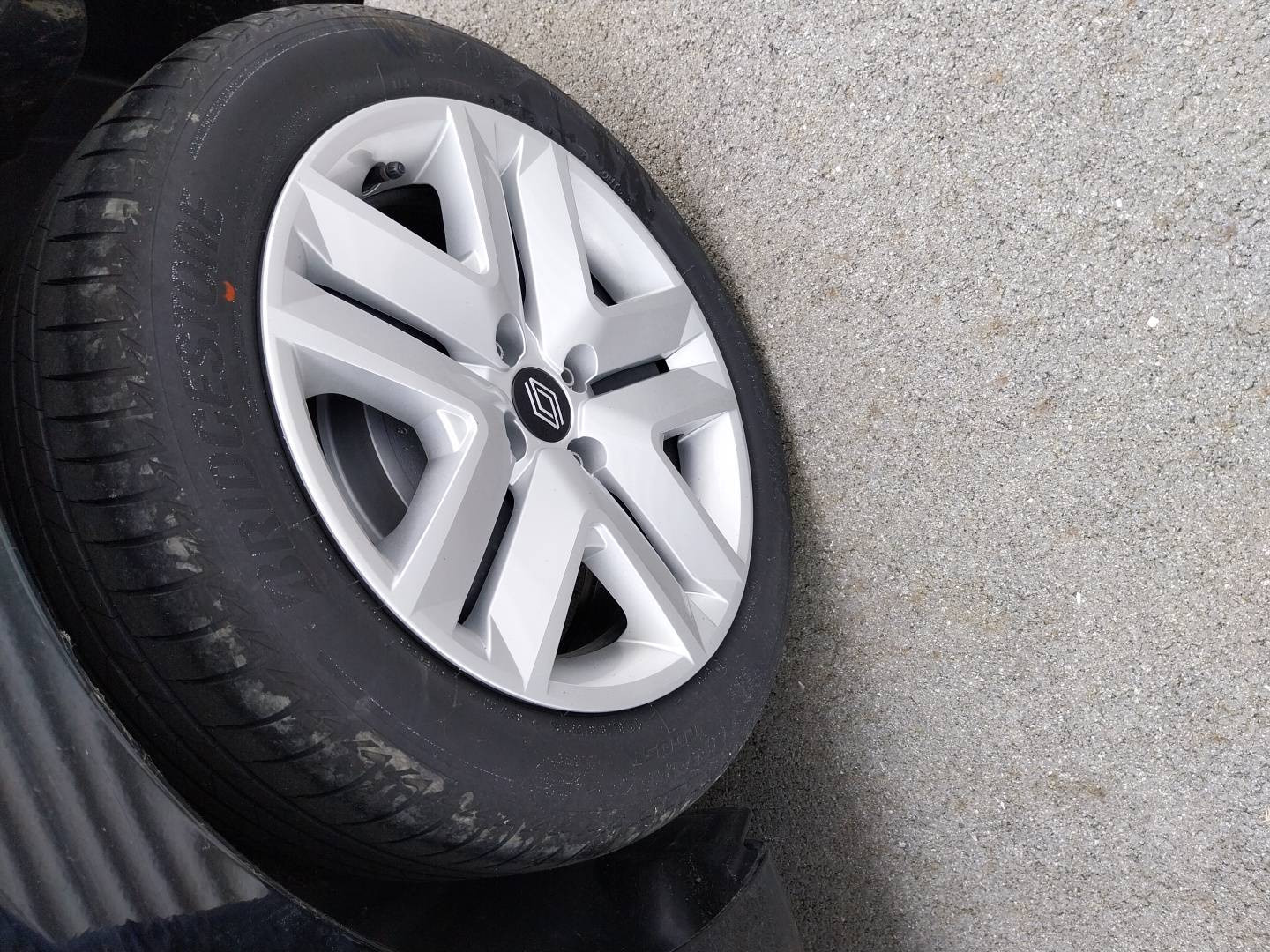 Vente en ligne Renault Clio 5 Clio E-Tech full hybrid 145 au prix de 18 390 €