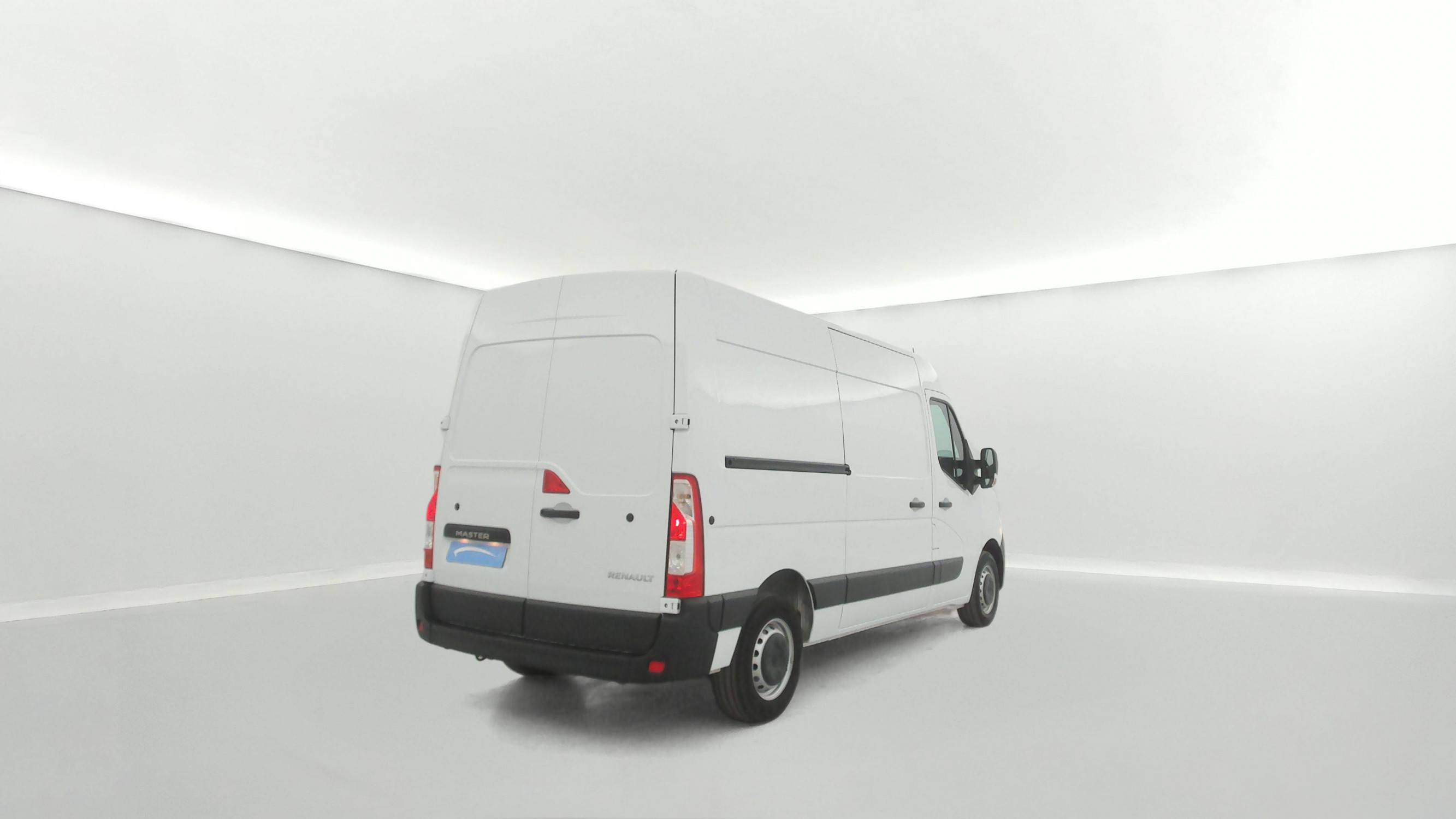 Vente en ligne Renault Master Fourgon MASTER FGN TRAC F3500 L2H2 BLUE DCI 135 au prix de 27 990 €