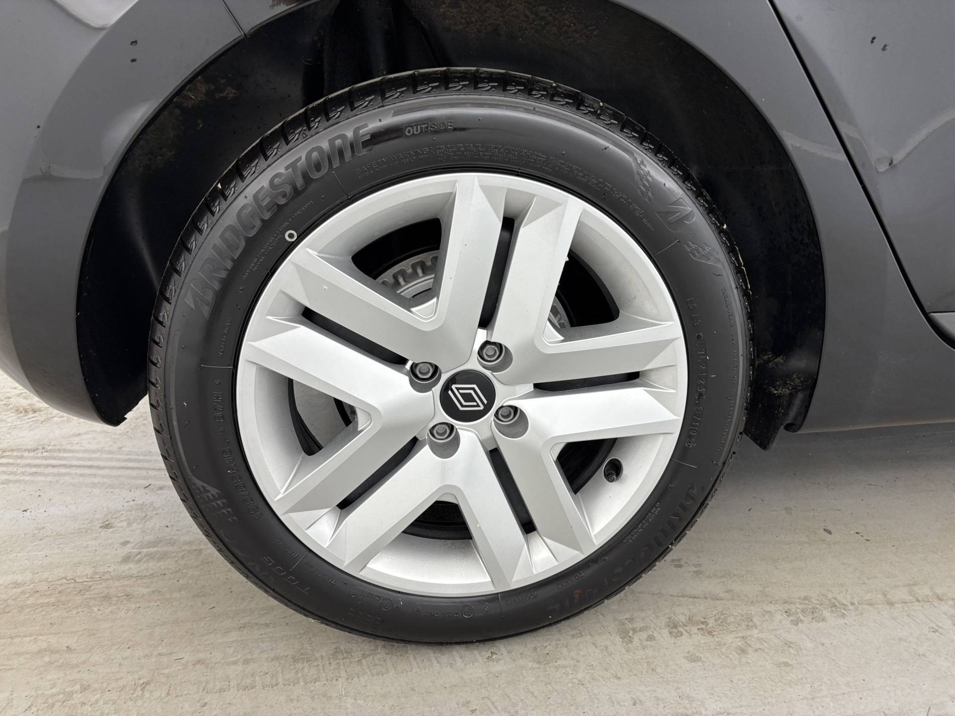 Vente en ligne Renault Clio 5 Clio Blue dCi 100 ch GSR2 au prix de 17 991 €