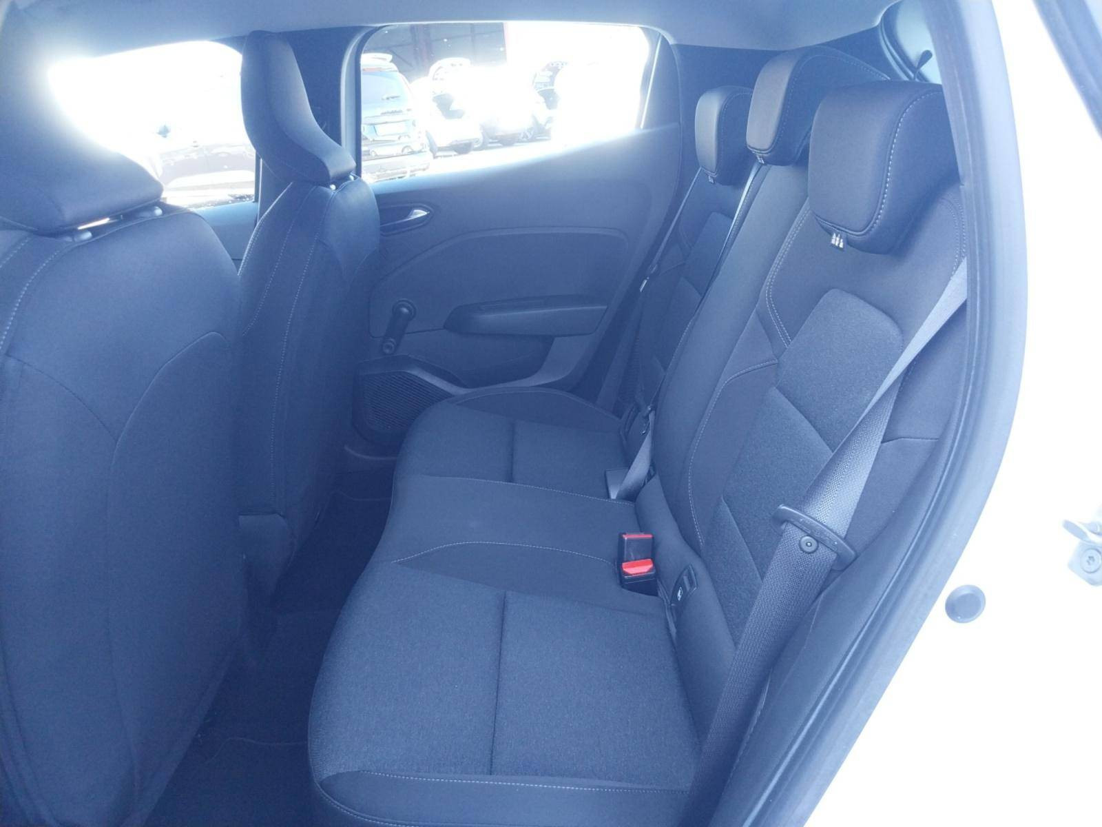 Vente en ligne Renault Clio 5 Clio E-Tech full hybrid 145 au prix de 17 350 €