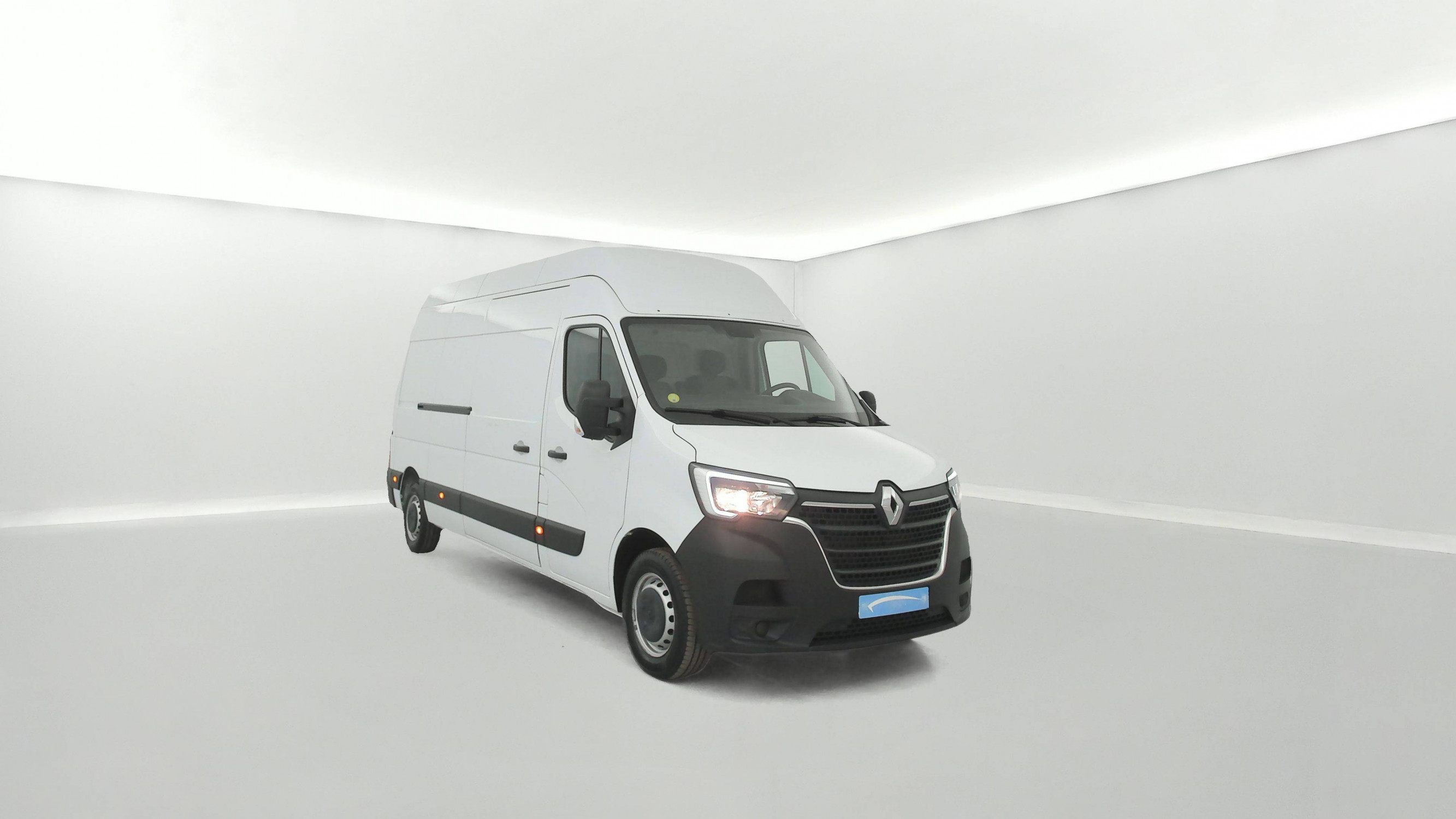 Vente en ligne Renault Master Fourgon MASTER FGN TRAC F3500 L3H3 BLUE DCI 135 au prix de 28 990 €