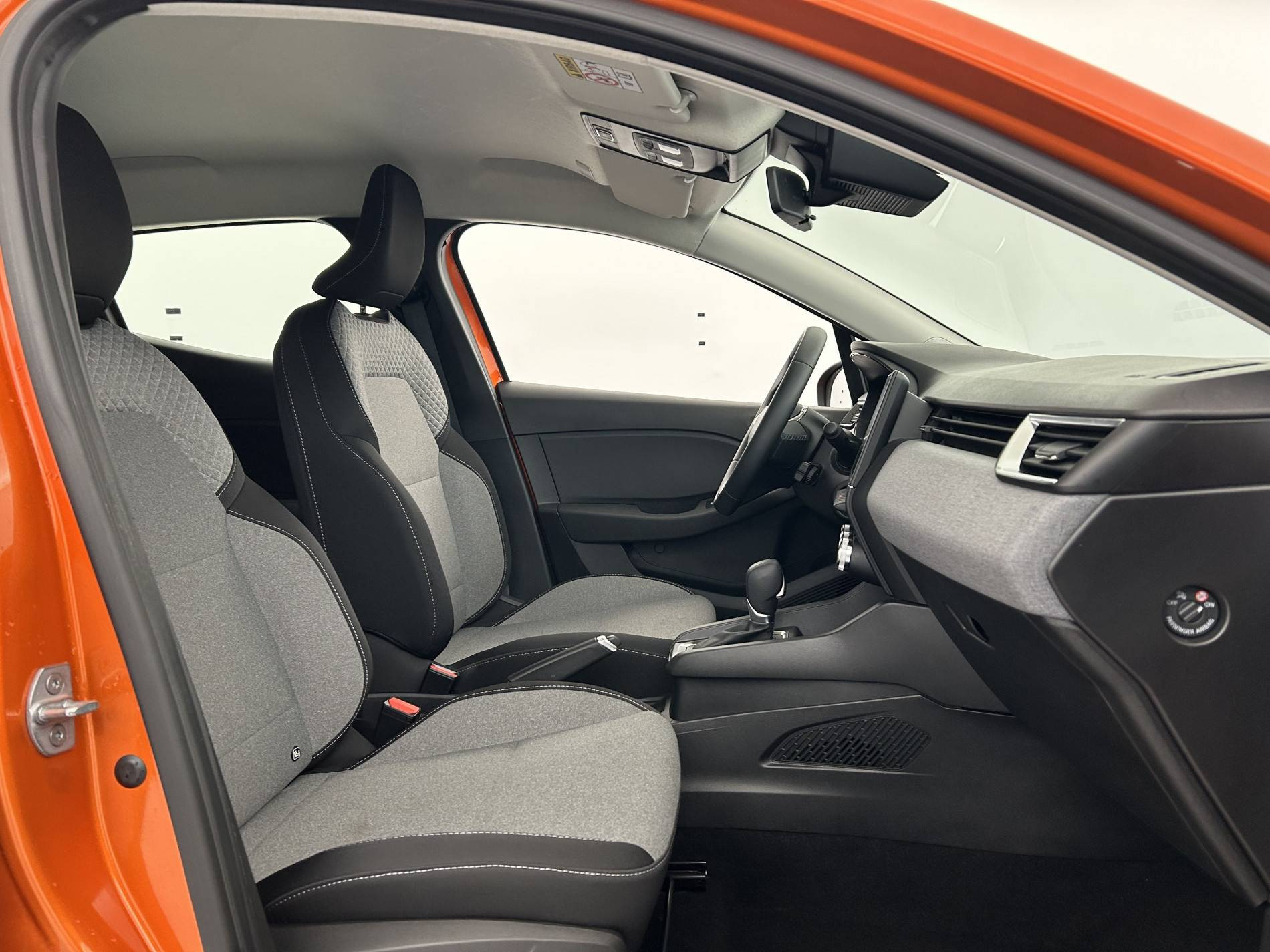 Vente en ligne Renault Clio 5 Clio E-Tech full hybrid 145 ch GSR2 au prix de 19 590 €