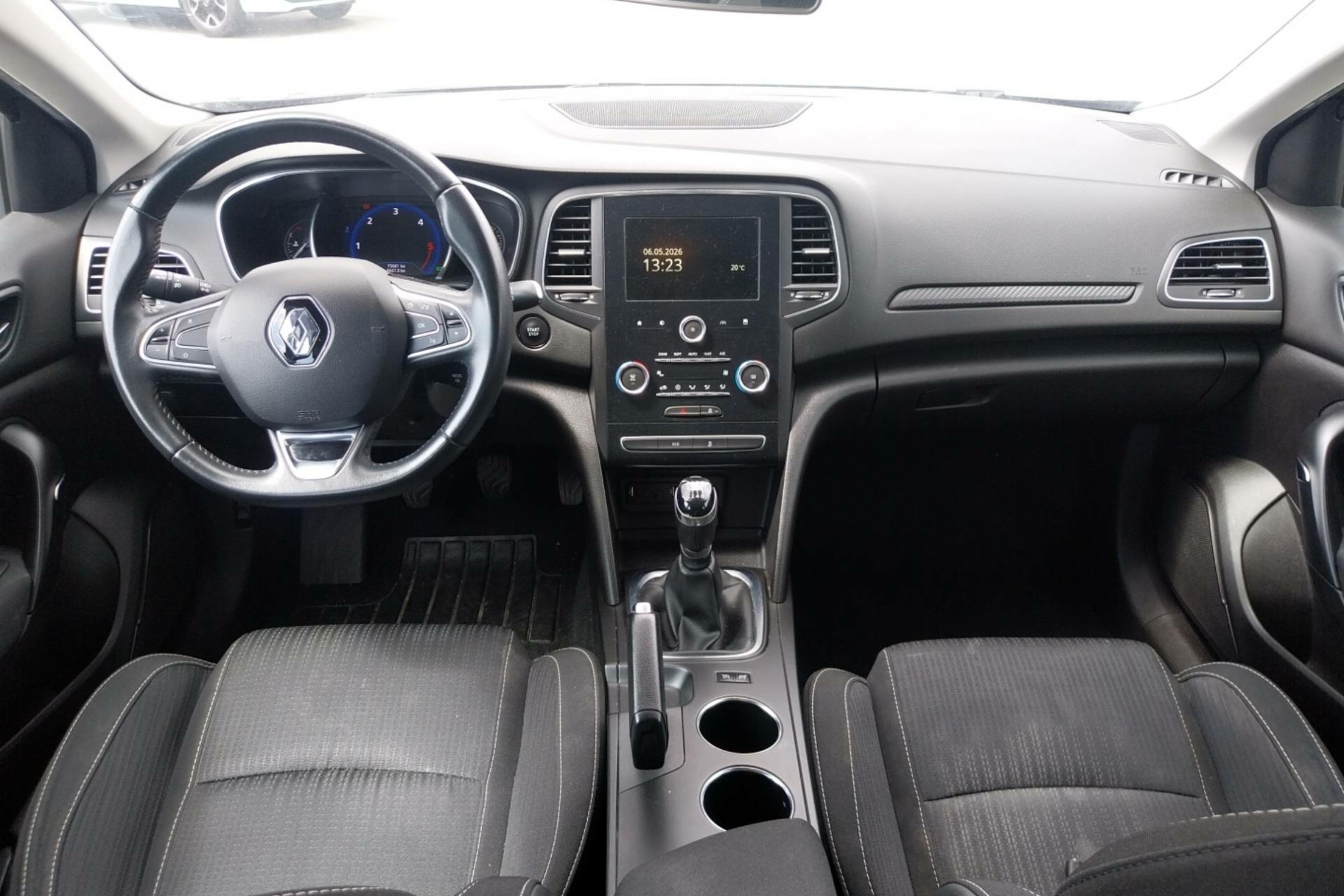 Vente en ligne Renault Megane 4 Mégane IV Berline Blue dCi 115 au prix de 14 490 €