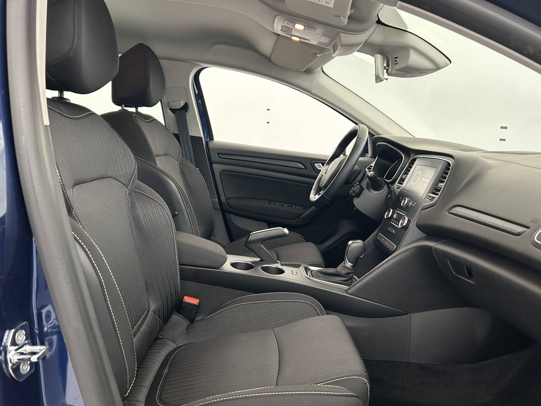 Vente en ligne Renault Megane 4 Mégane IV Berline Blue dCi 115 EDC au prix de 16 400 €