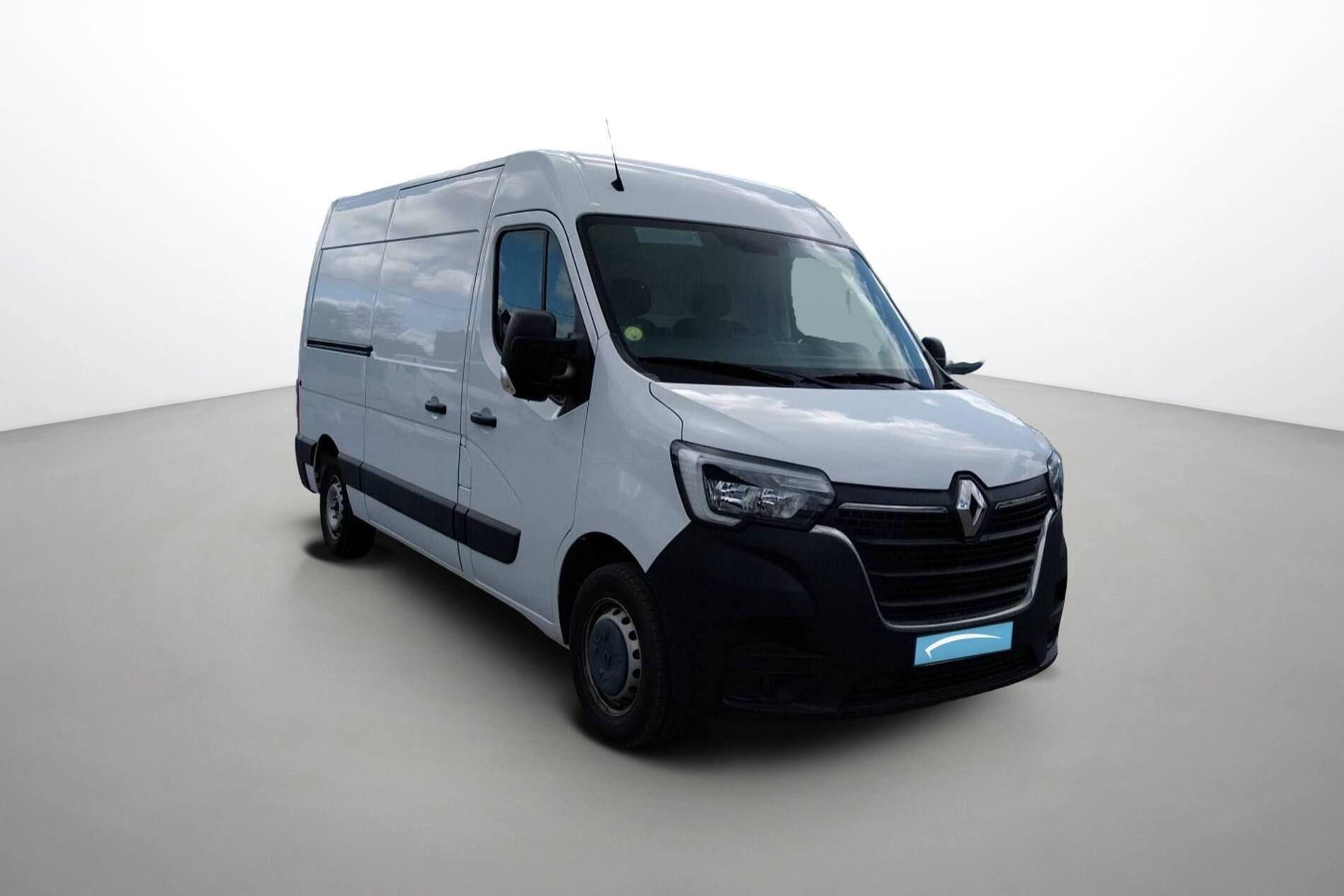Vente en ligne Renault Master Fourgon MASTER FGN TRAC F3500 L2H2 BLUE DCI 135 au prix de 24 990 €