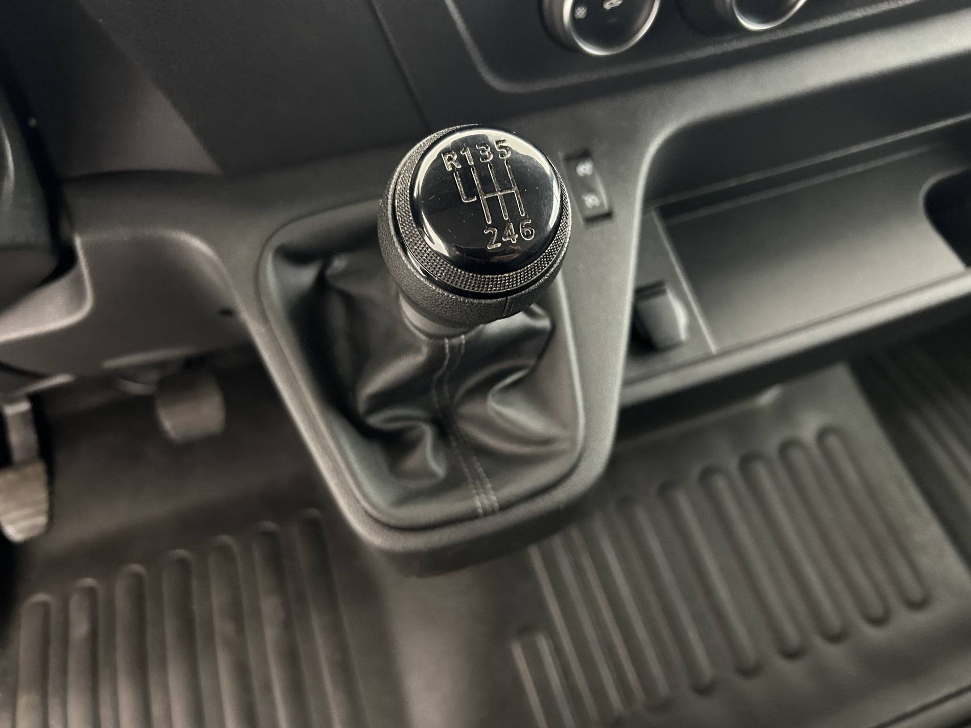 Vente en ligne Renault Master Fourgon MASTER FGN TRAC F3500 L2H2 BLUE DCI 135 au prix de 23 490 €