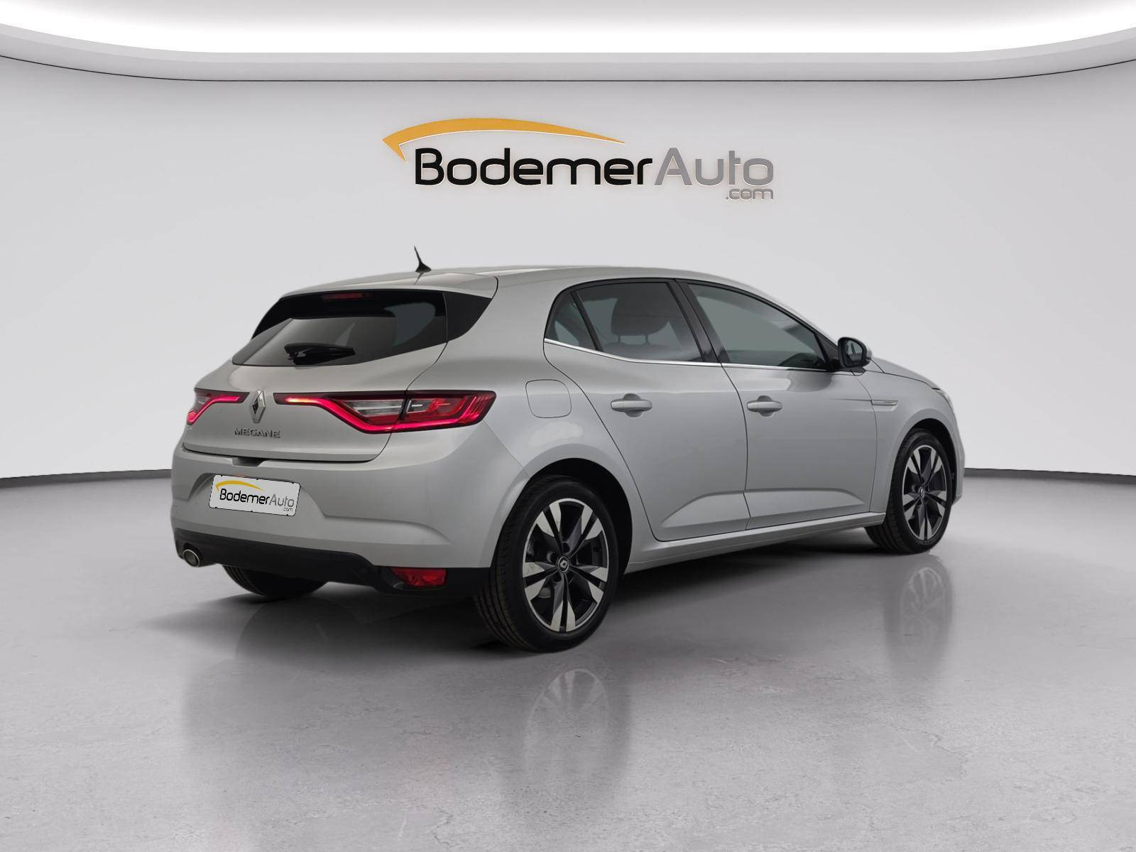 Vente en ligne Renault Megane 4 Mégane IV Berline Blue dCi 115 EDC au prix de 14 990 €
