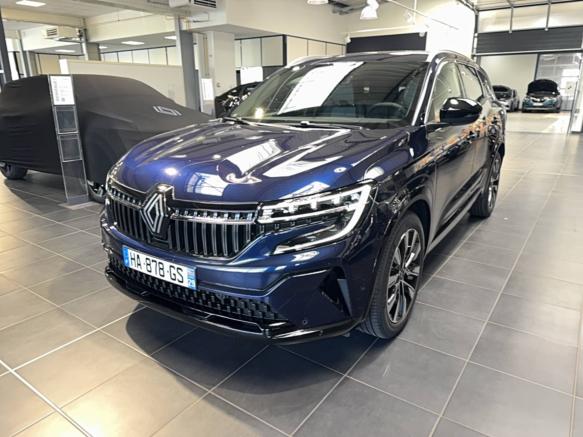 Renault Espace Espace E-Tech full hybrid 200 5pl occasion de 2024 en vente à Quimper