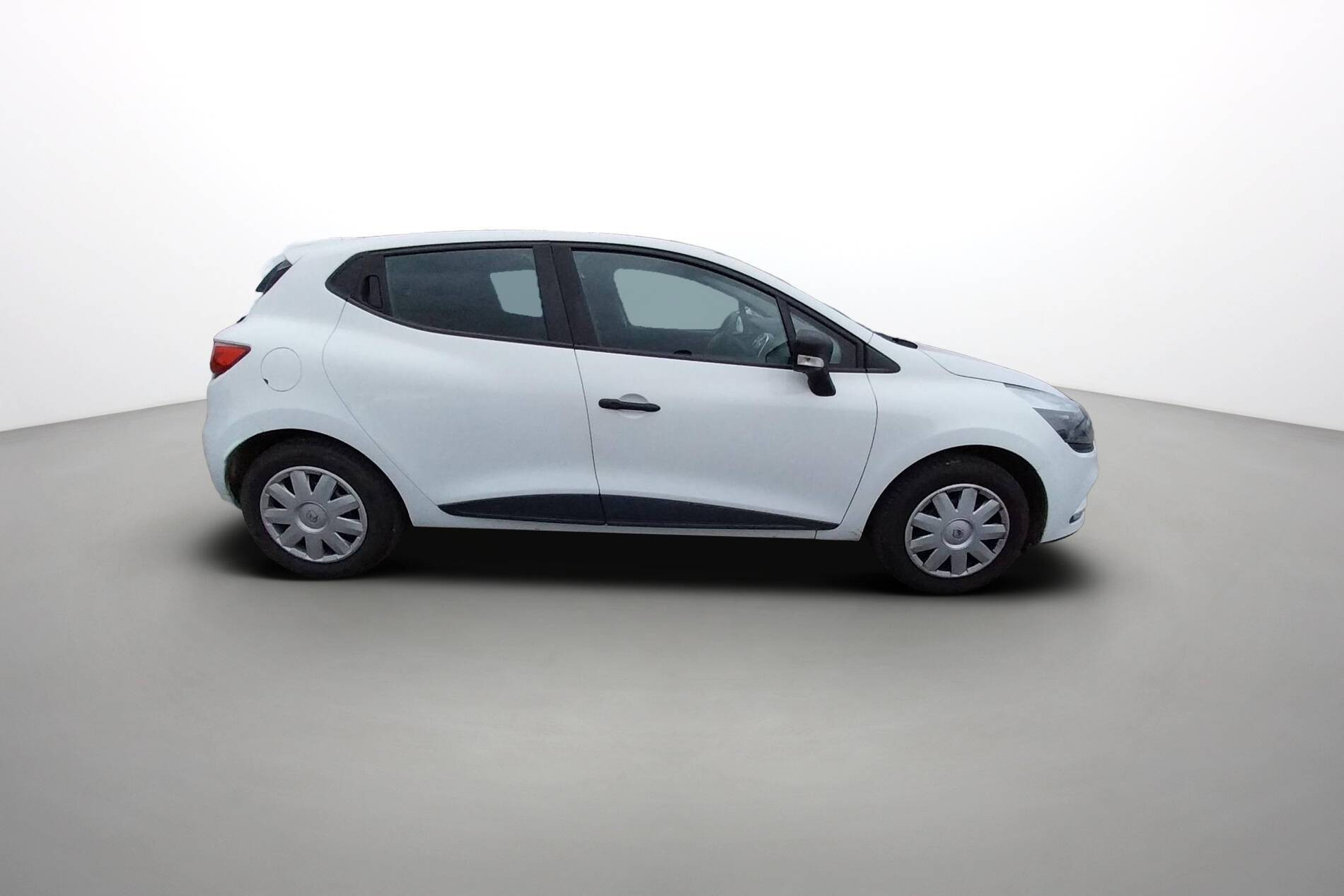 Vente en ligne Renault Clio 4 Clio 1.2 16V 75 au prix de 9 990 €