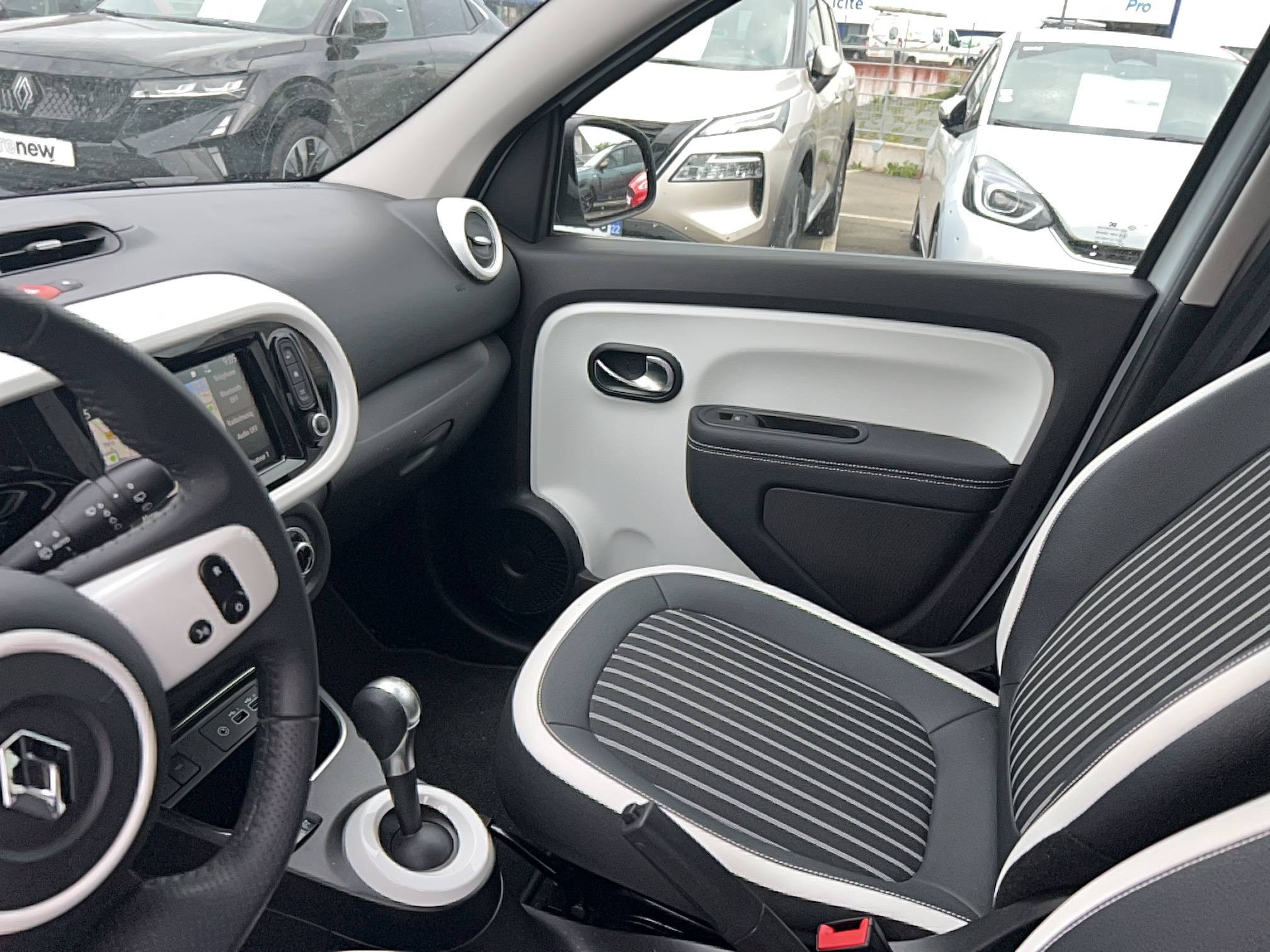 Vente en ligne Renault Twingo Electrique Twingo III E-Tech au prix de 13 600 €