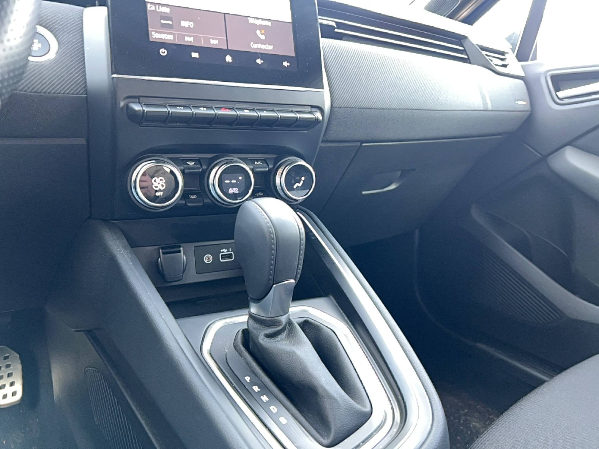 Vente en ligne Renault Clio 5 Clio E-Tech full hybrid 145 ch GSR2 au prix de 23 991 €