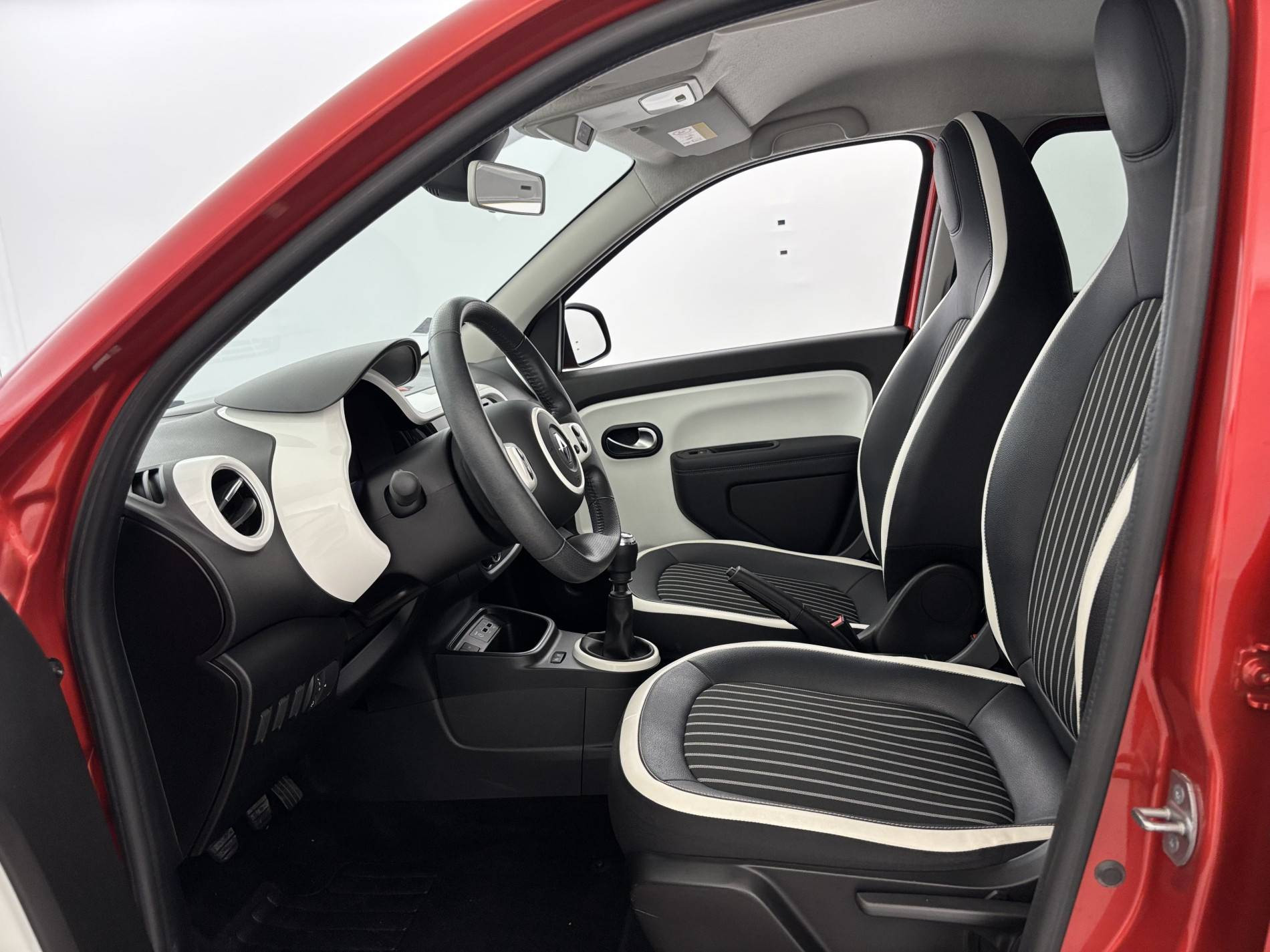 Vente en ligne Renault Twingo 3  TCe 95 au prix de 11 390 €