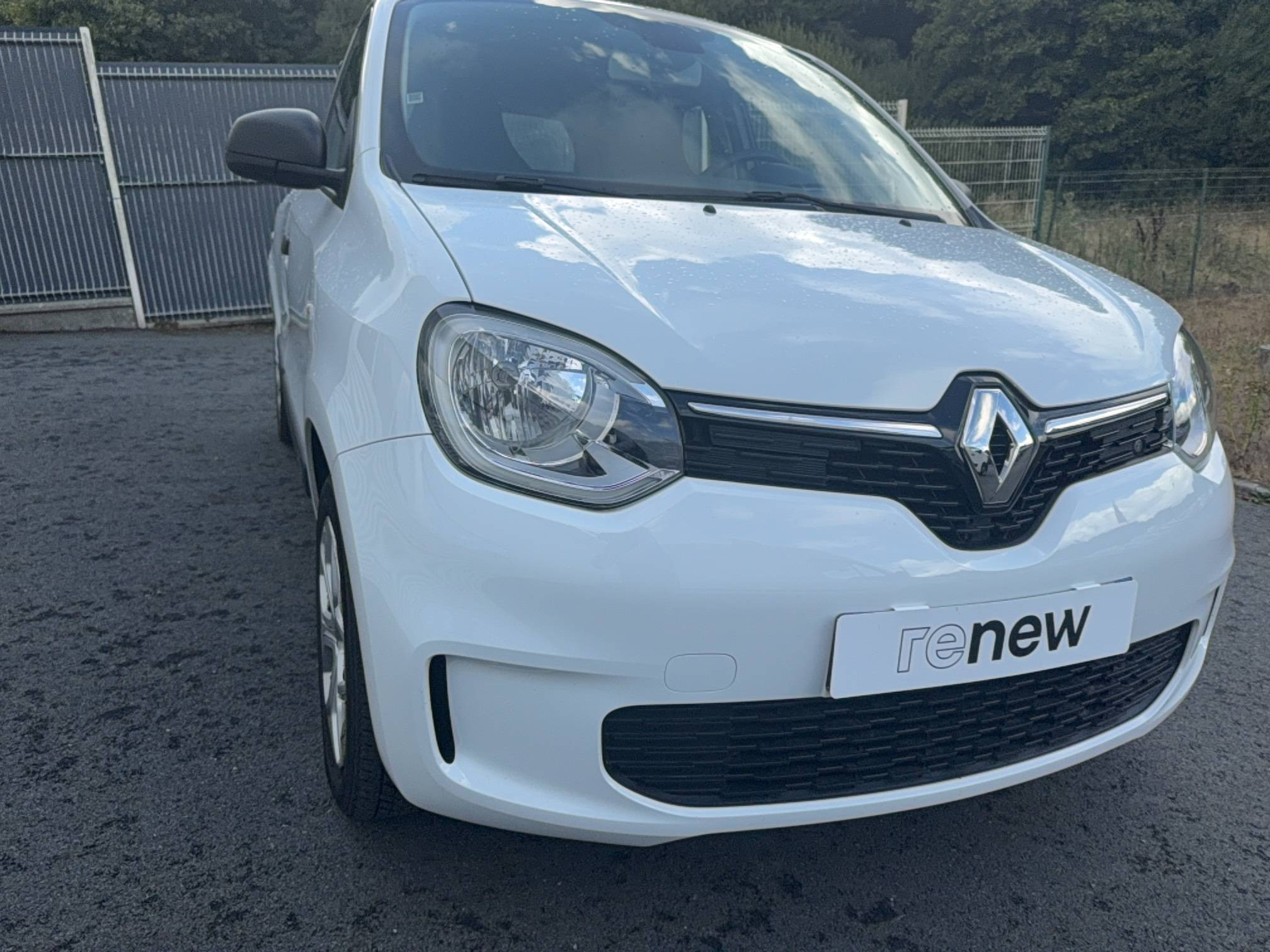 Vente en ligne Renault Twingo Electrique Twingo III E-Tech au prix de 12 990 €