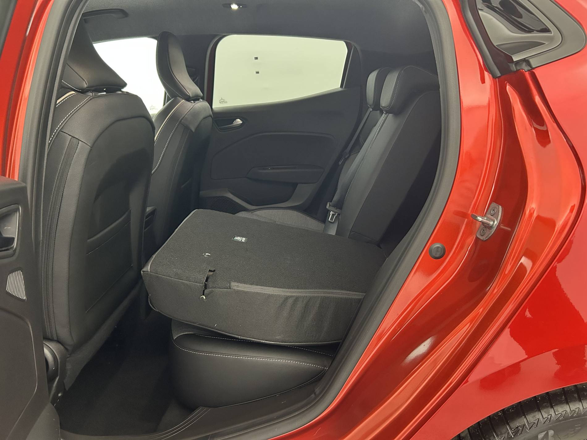 Vente en ligne Renault Clio 5 Clio E-Tech full hybrid 145 ch GSR2 au prix de 20 990 €