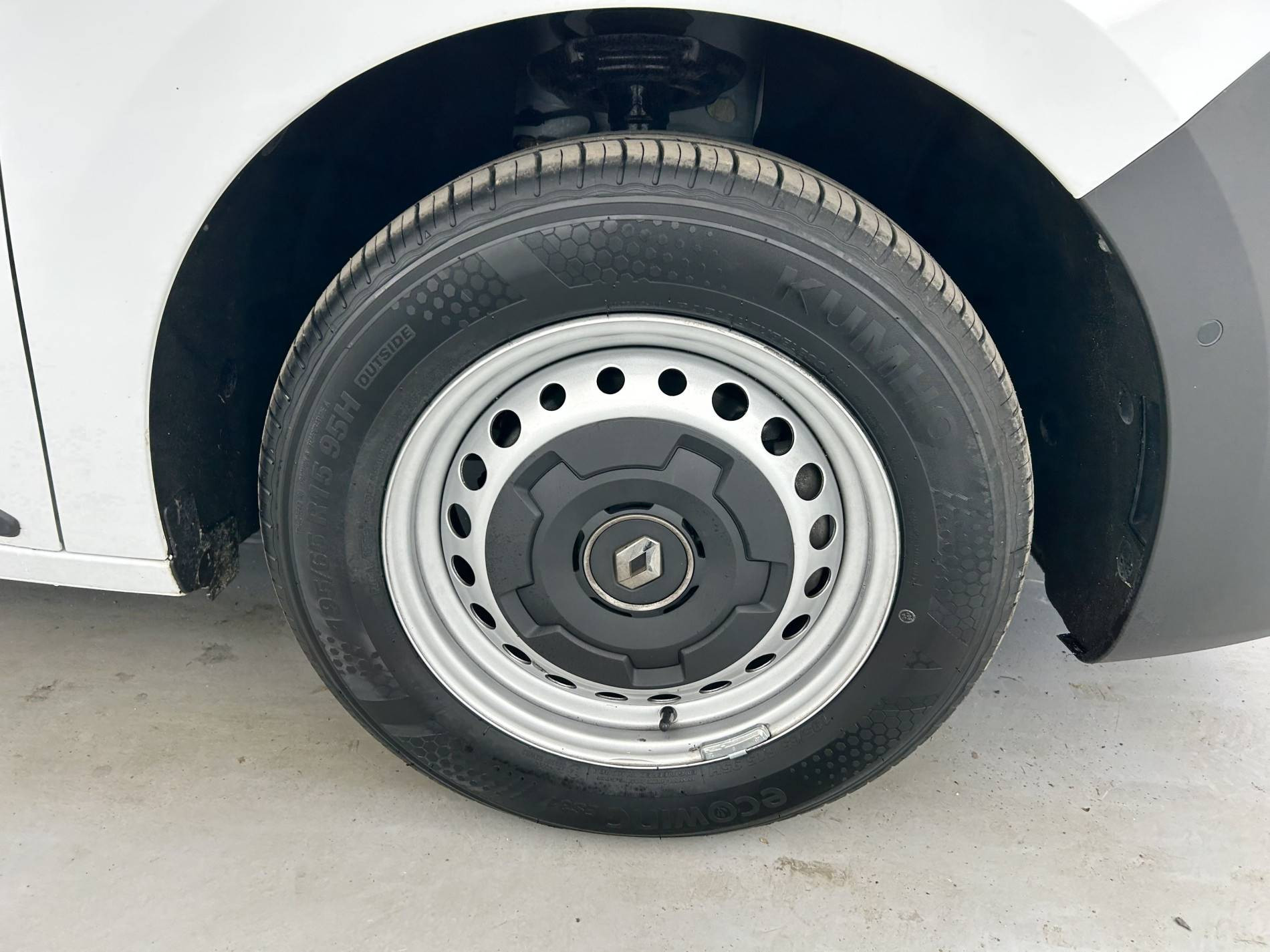 Vente en ligne Renault Kangoo Van  BLUE DCI 95 au prix de 19 890 €