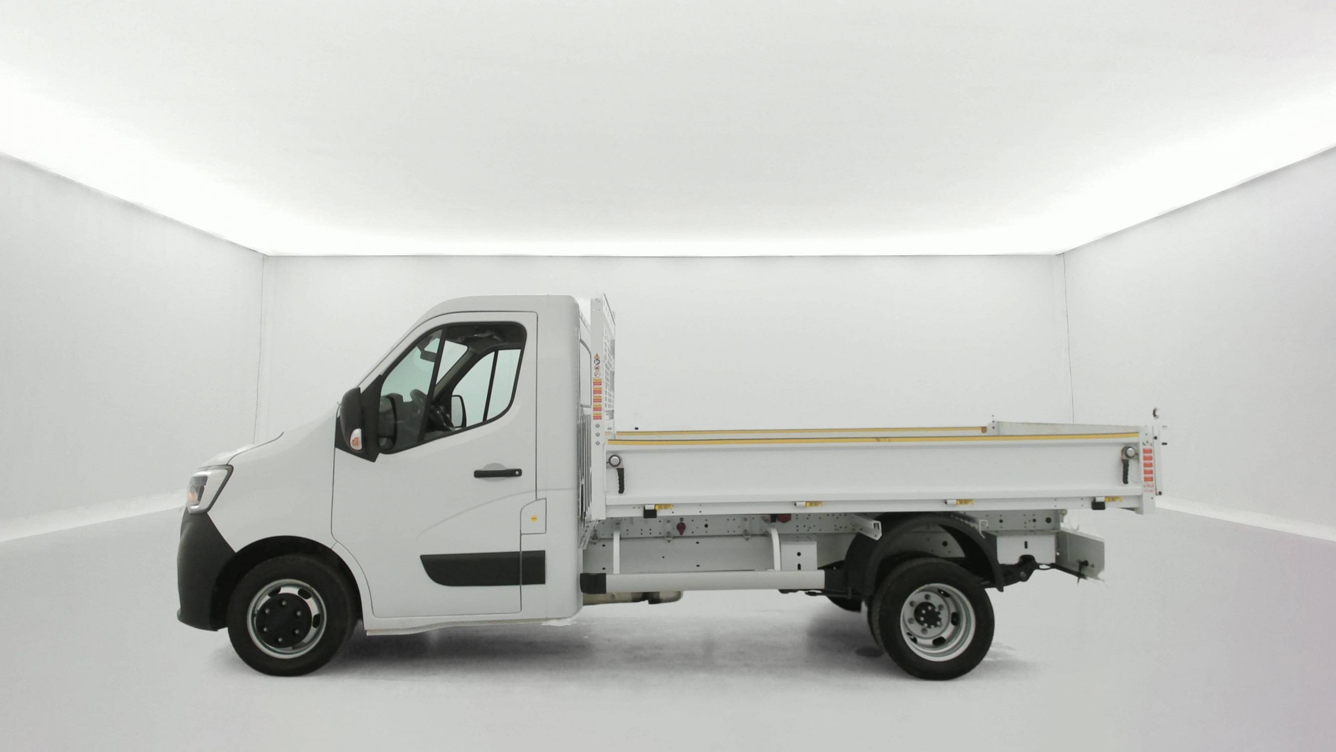 Vente en ligne Renault Master 3 Châssis Cabine MASTER CC PROP RJ3500 L2 PAFC BLUE DCI 130 EURO VI au prix de 32 500 €