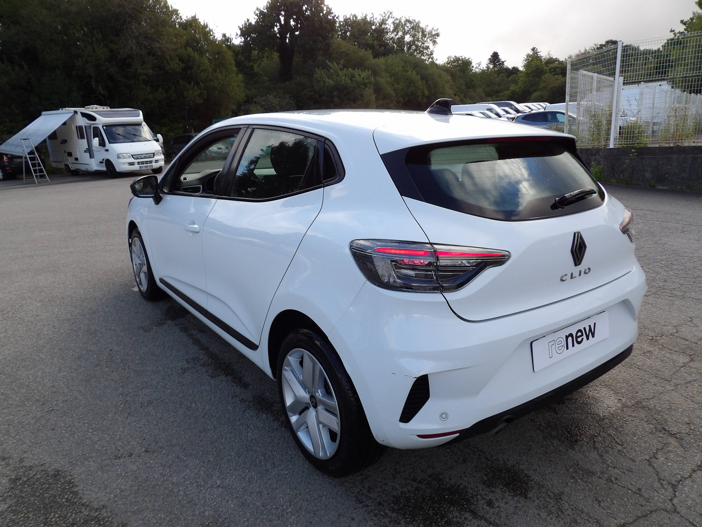 Vente en ligne Renault Clio 5 Clio SCe 65 au prix de 13 999 €