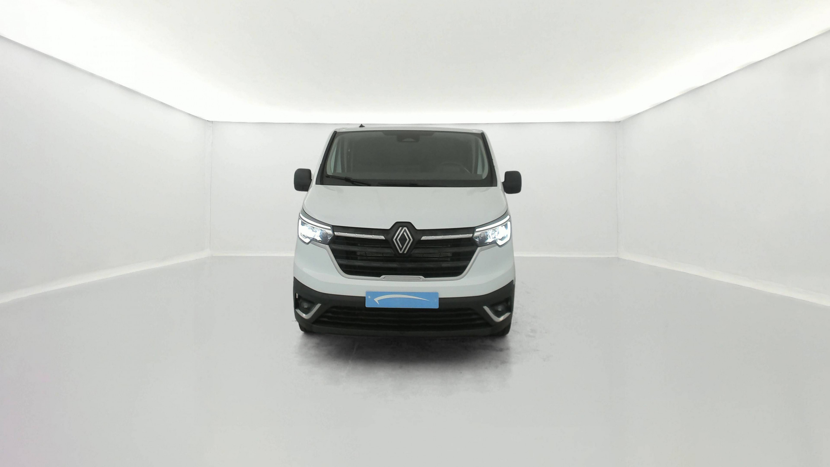 Vente en ligne Renault Trafic Cabine Approfondie  Boite Automatique BLUE DCI 150 L2H1 3T AUTO au prix de 36 490 €