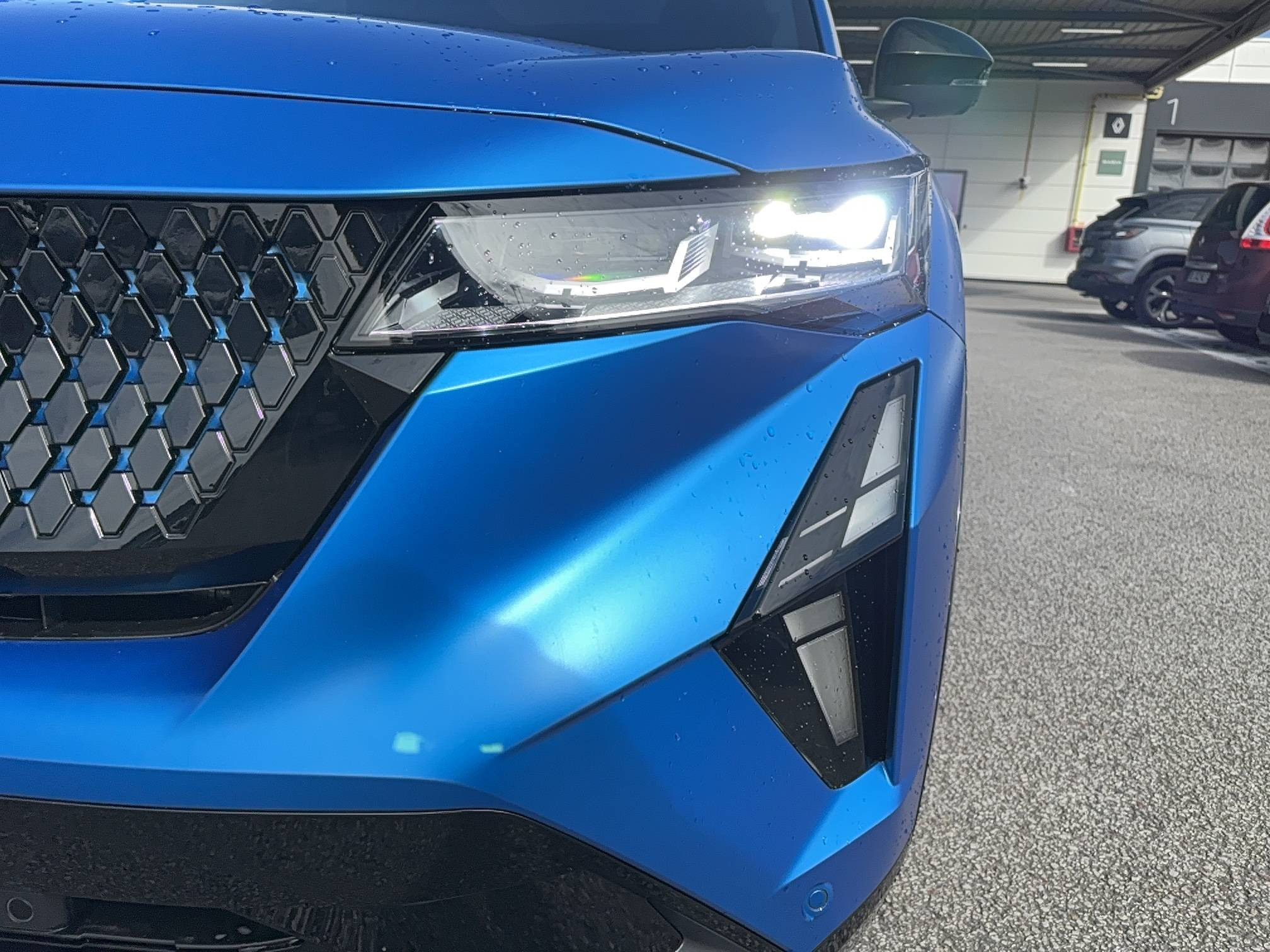 Vente en ligne Renault Rafale  hyper hybrid E-Tech 300 ch 4x4 au prix de 59 900 €