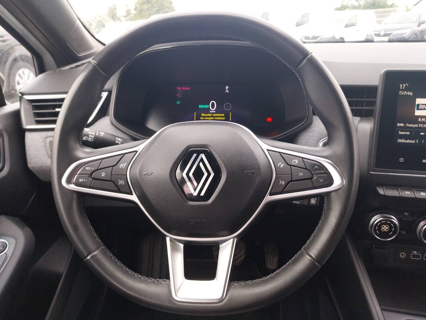 Vente en ligne Renault Clio 5 Clio E-Tech full hybrid 145 au prix de 17 990 €