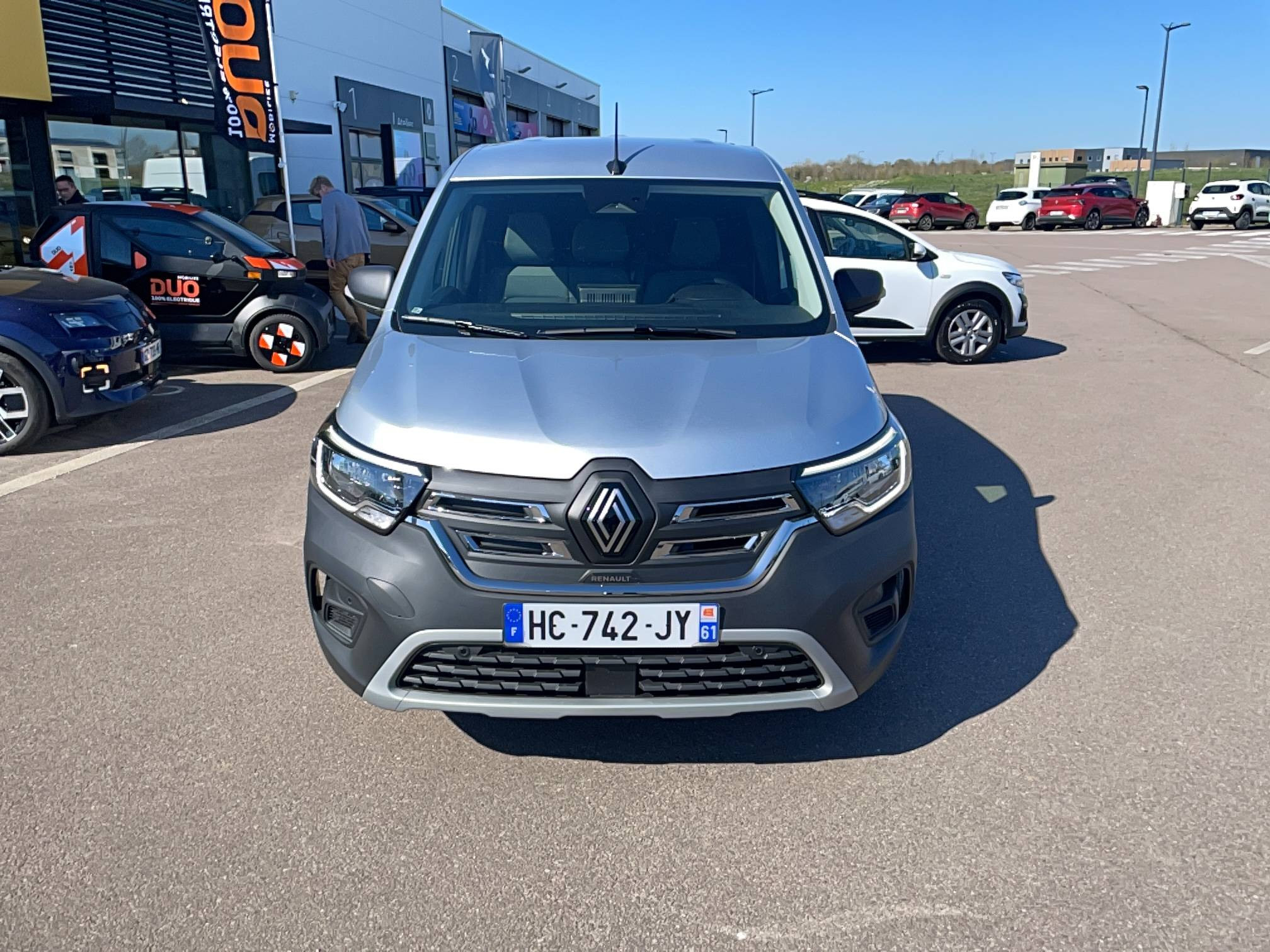 Vente en ligne Renault Kangoo Van E-Tech  FG TOLE L1 AC22/DC80 GSR2 au prix de 29 991 €