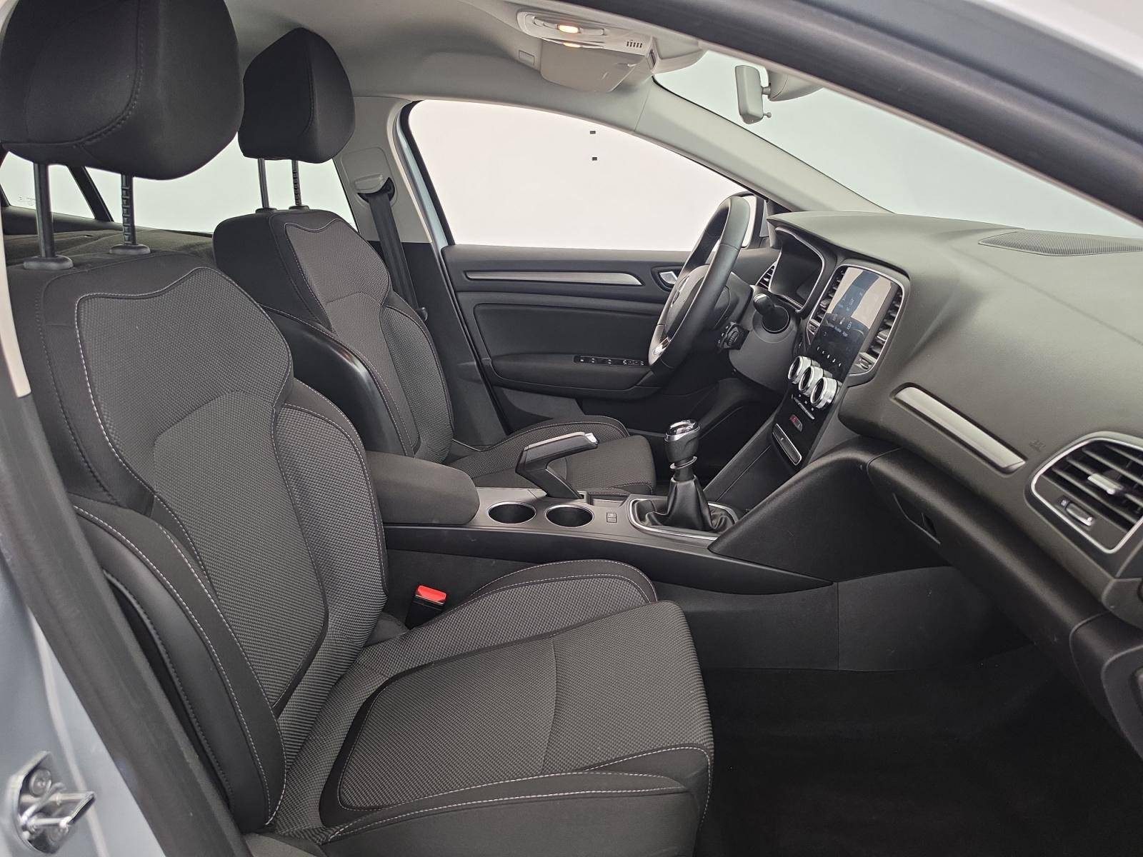 Vente en ligne Renault Megane 4  TCe 140 au prix de 16 490 €