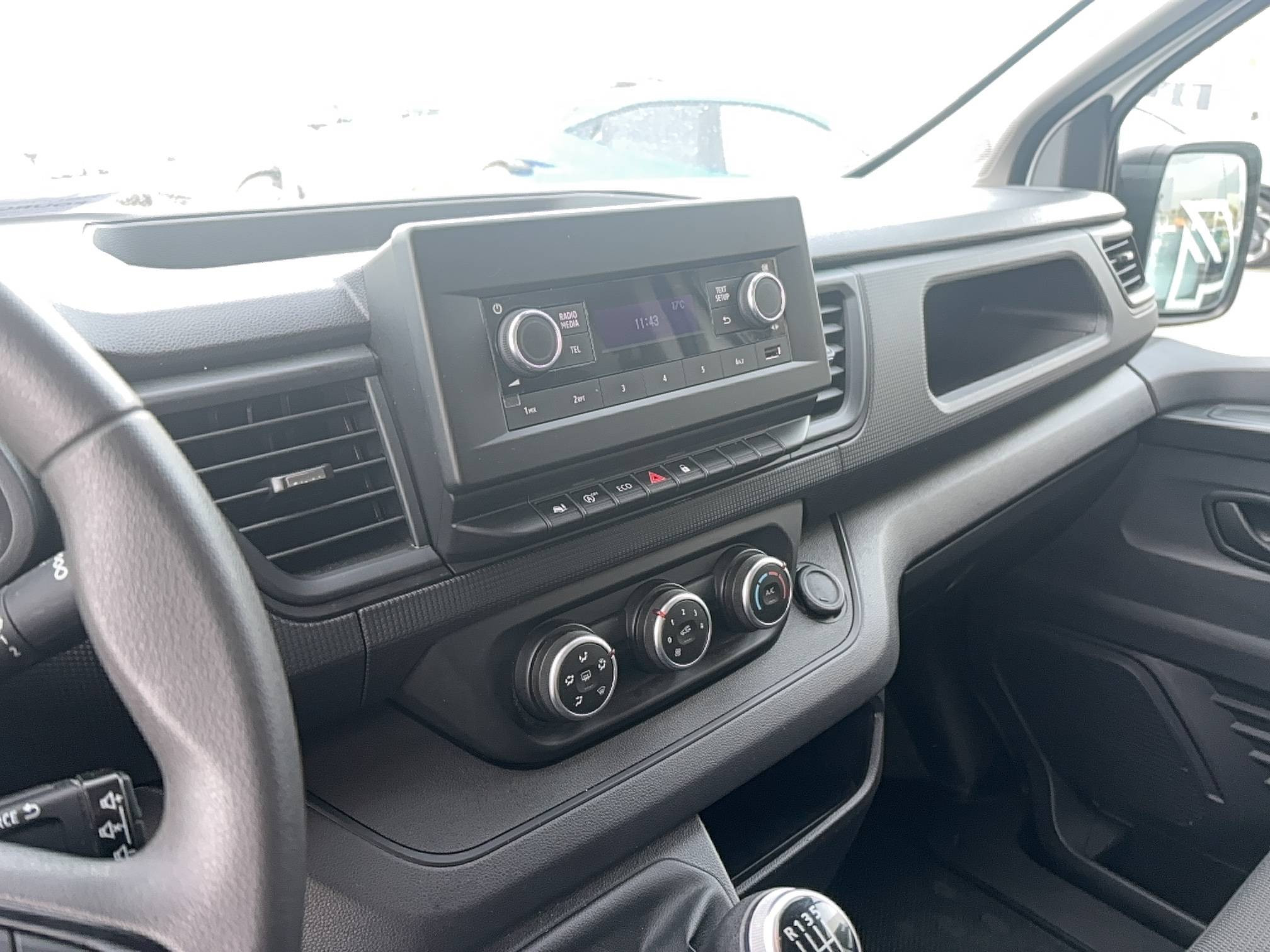 Vente en ligne Renault Trafic 3 Fourgon TRAFIC FGN L1H1 3000 KG BLUE DCI 130 au prix de 23 890 €