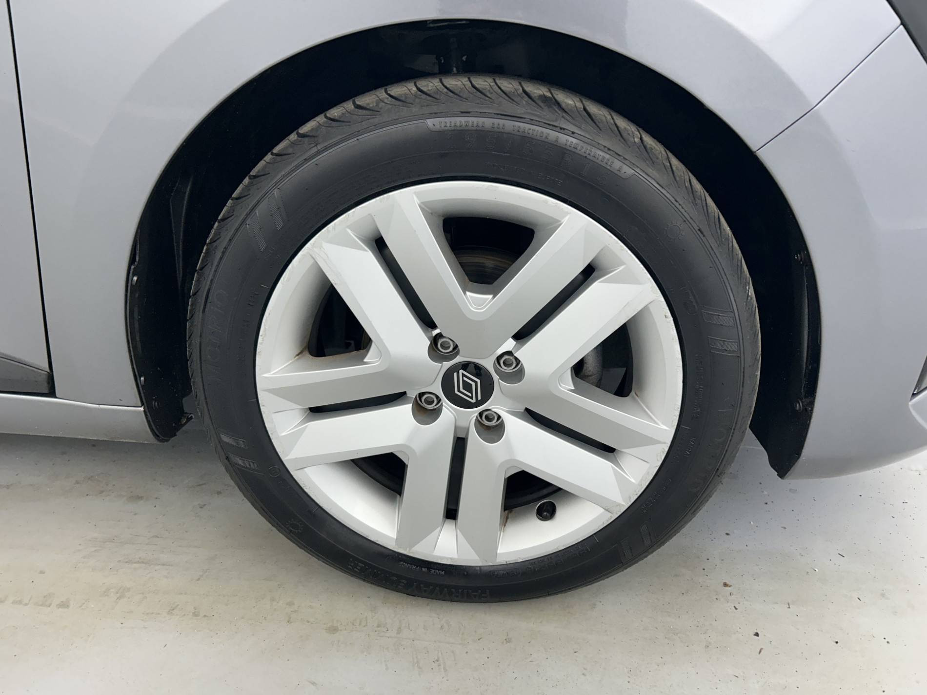 Vente en ligne Renault Clio 5 Clio TCe 90 au prix de 15 490 €