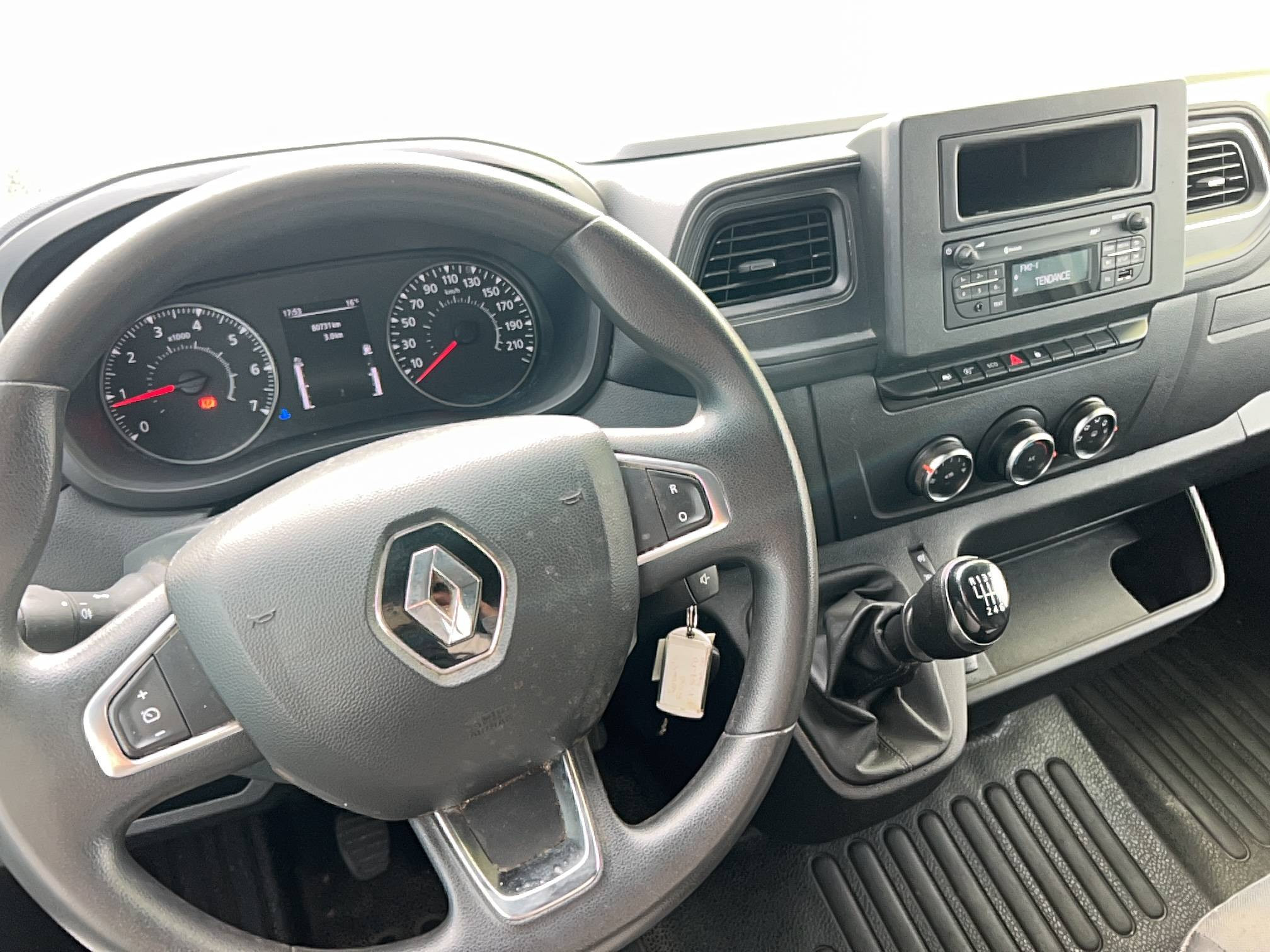 Vente en ligne Renault Master Fourgon MASTER FGN TRAC F3500 L2H2 ENERGY DCI 145 POUR TRANSF au prix de 19 900 €