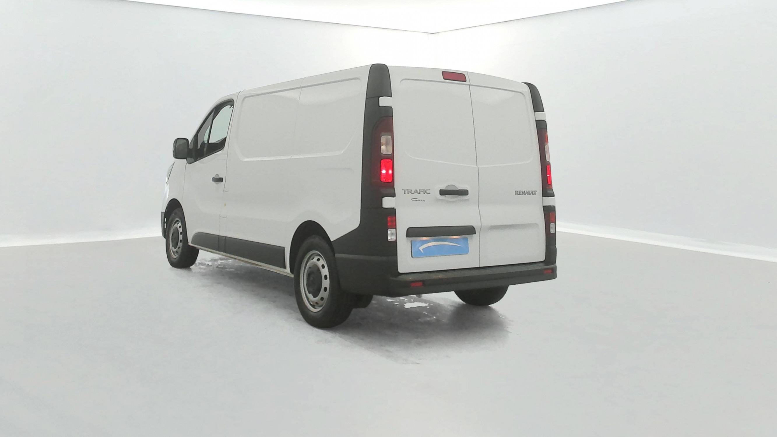 Vente en ligne Renault Trafic 3 Fourgon TRAFIC FGN L1H1 3000 KG BLUE DCI 130 au prix de 24 360 €