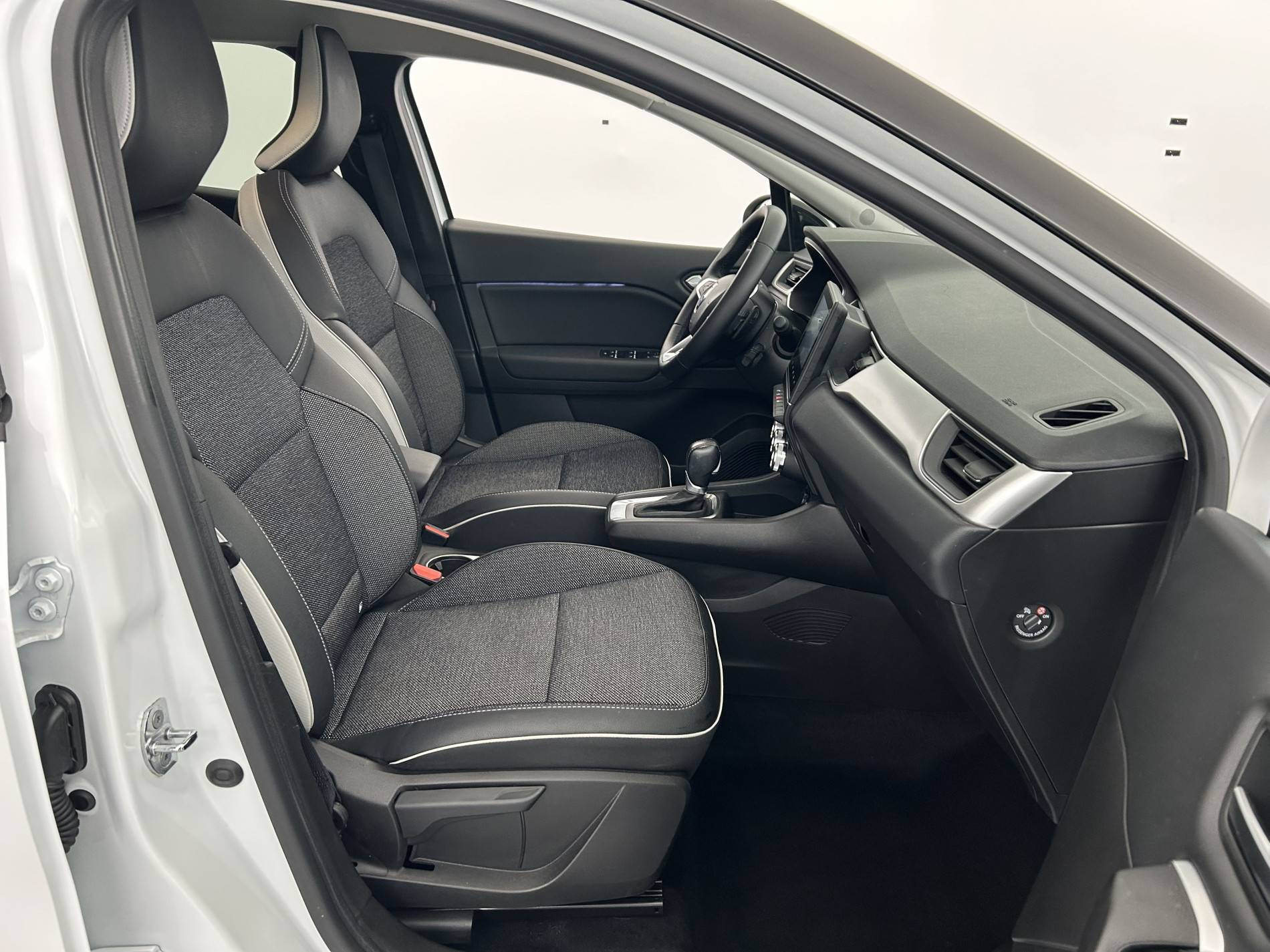 Vente en ligne Renault Captur  mild hybrid 160 EDC au prix de 19 990 €