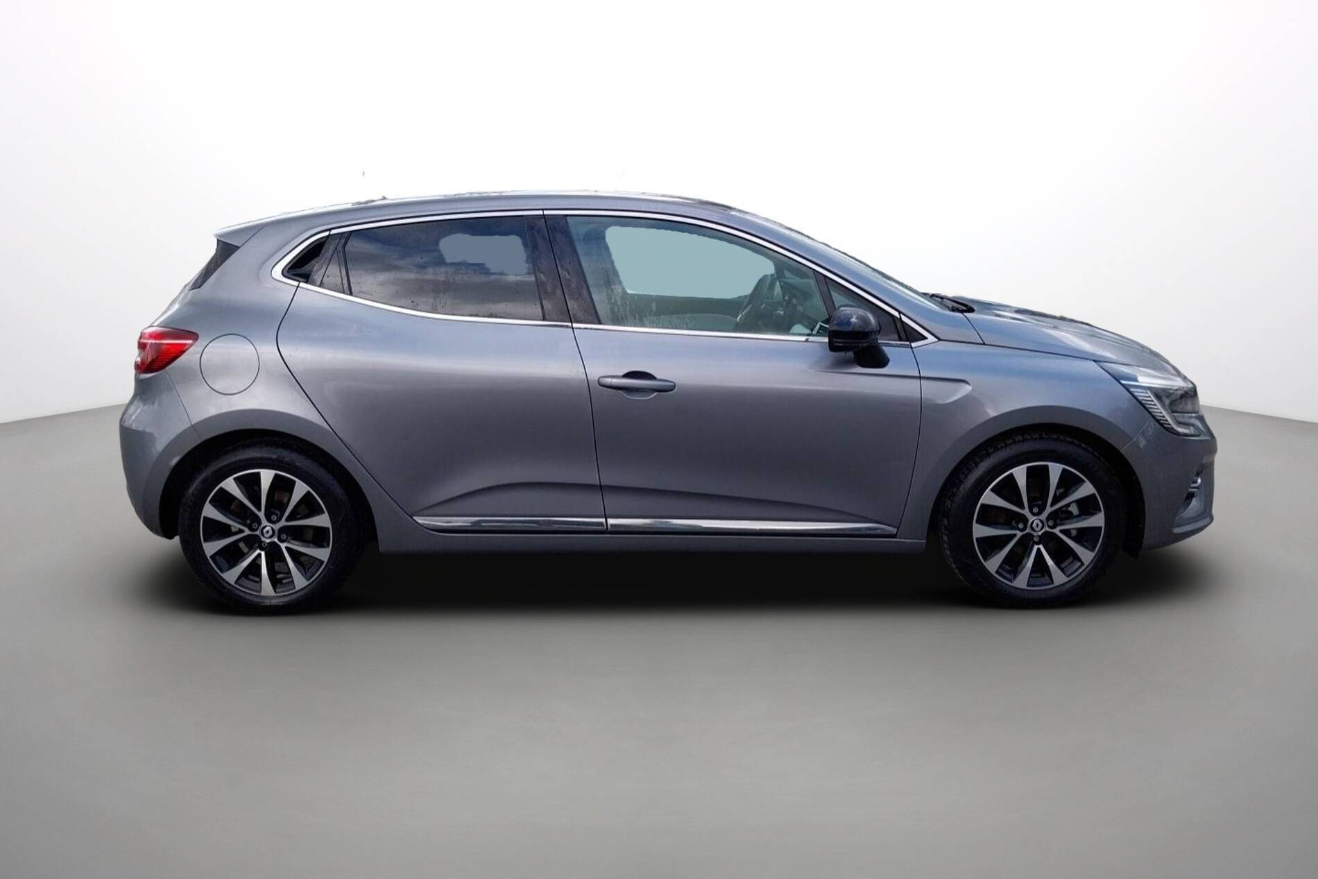 Vente en ligne Renault Clio 5 Clio E-Tech full hybrid 145 au prix de 17 990 €