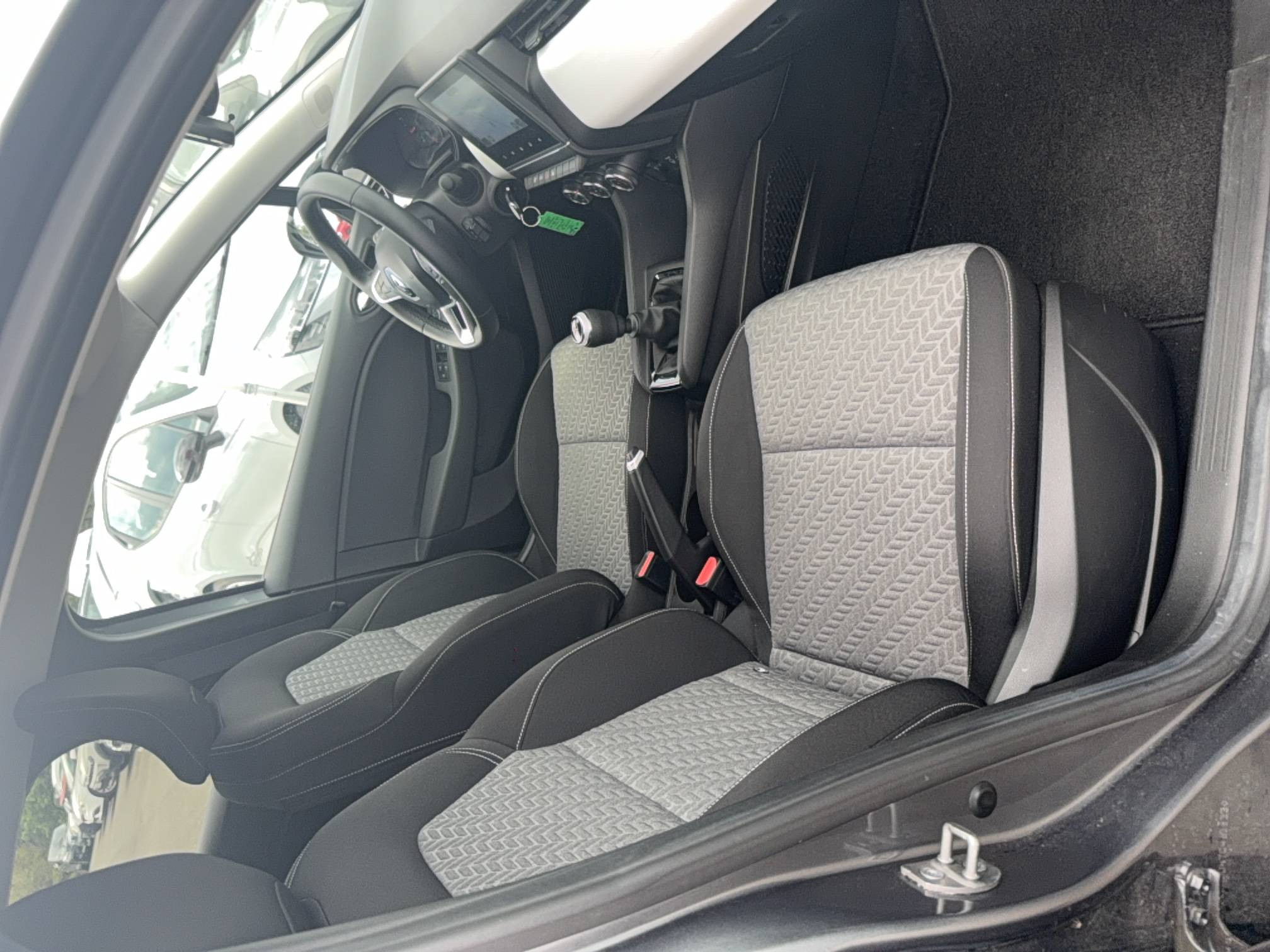 Vente en ligne Renault Clio 5 Clio TCe 90 au prix de 14 990 €
