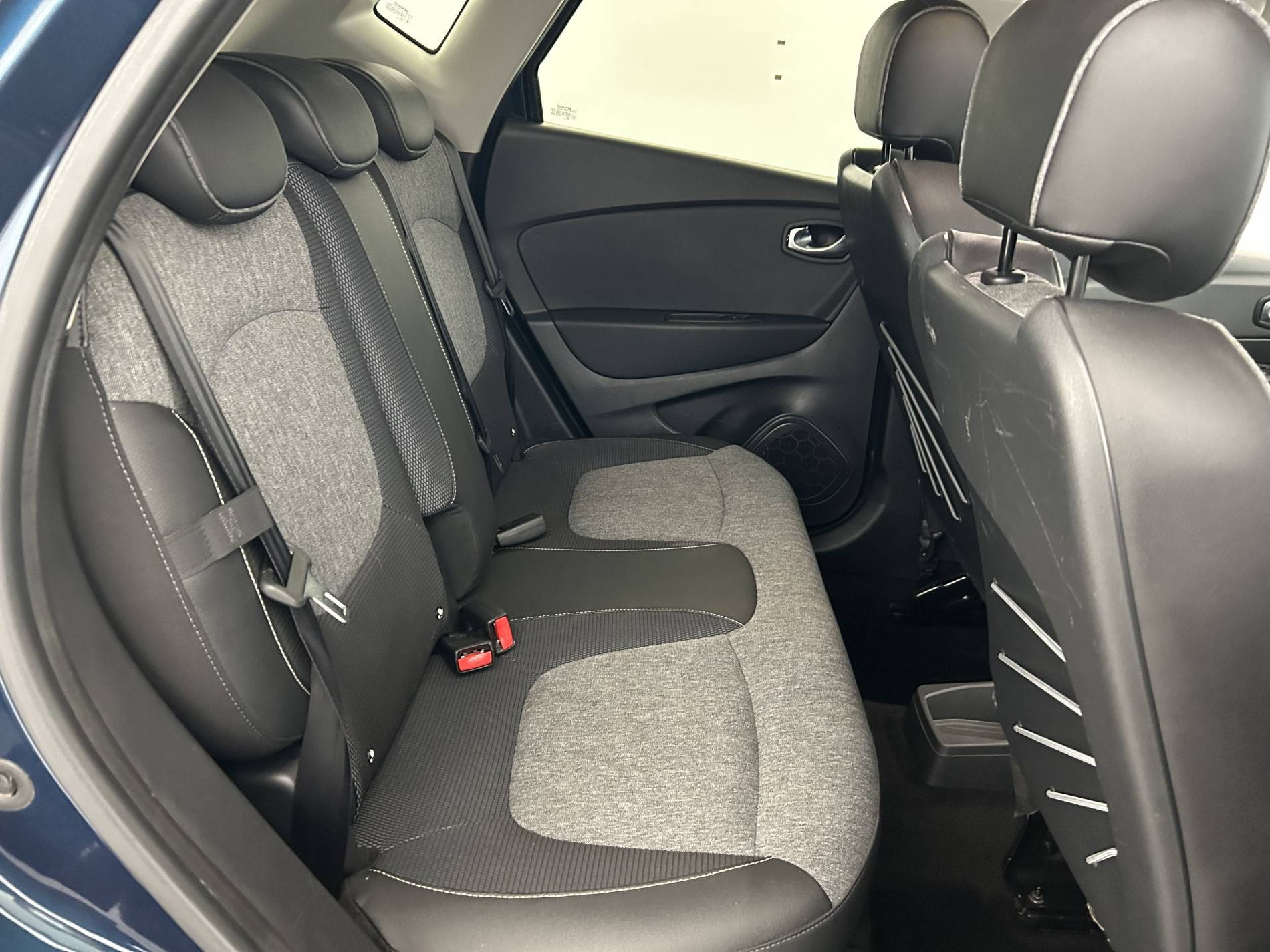 Vente en ligne Renault Captur  dCi 90 au prix de 10 990 €