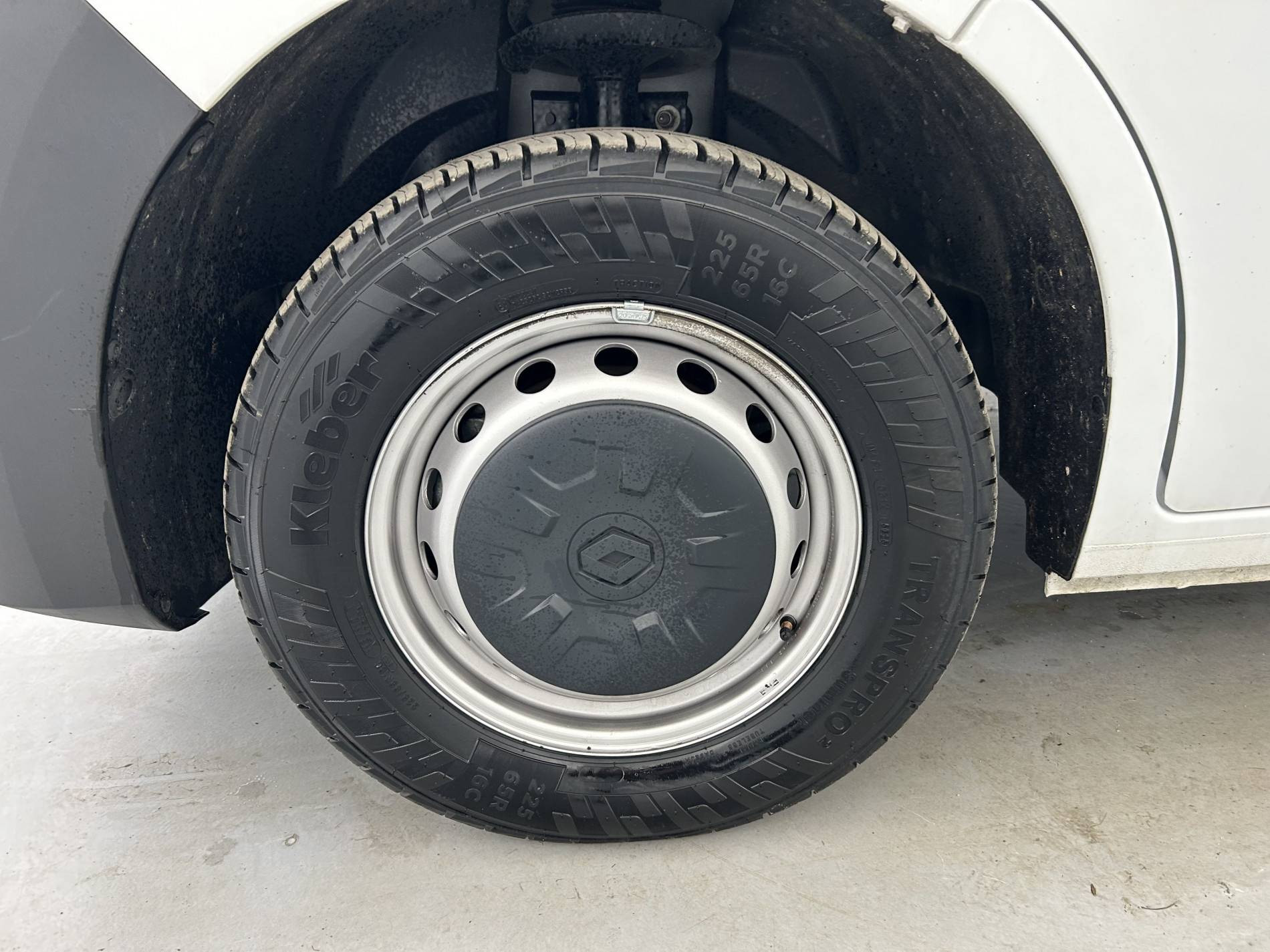 Vente en ligne Renault Master Fourgon MASTER FGN TRAC F3500 L3H3 BLUE DCI 135 au prix de 27 990 €