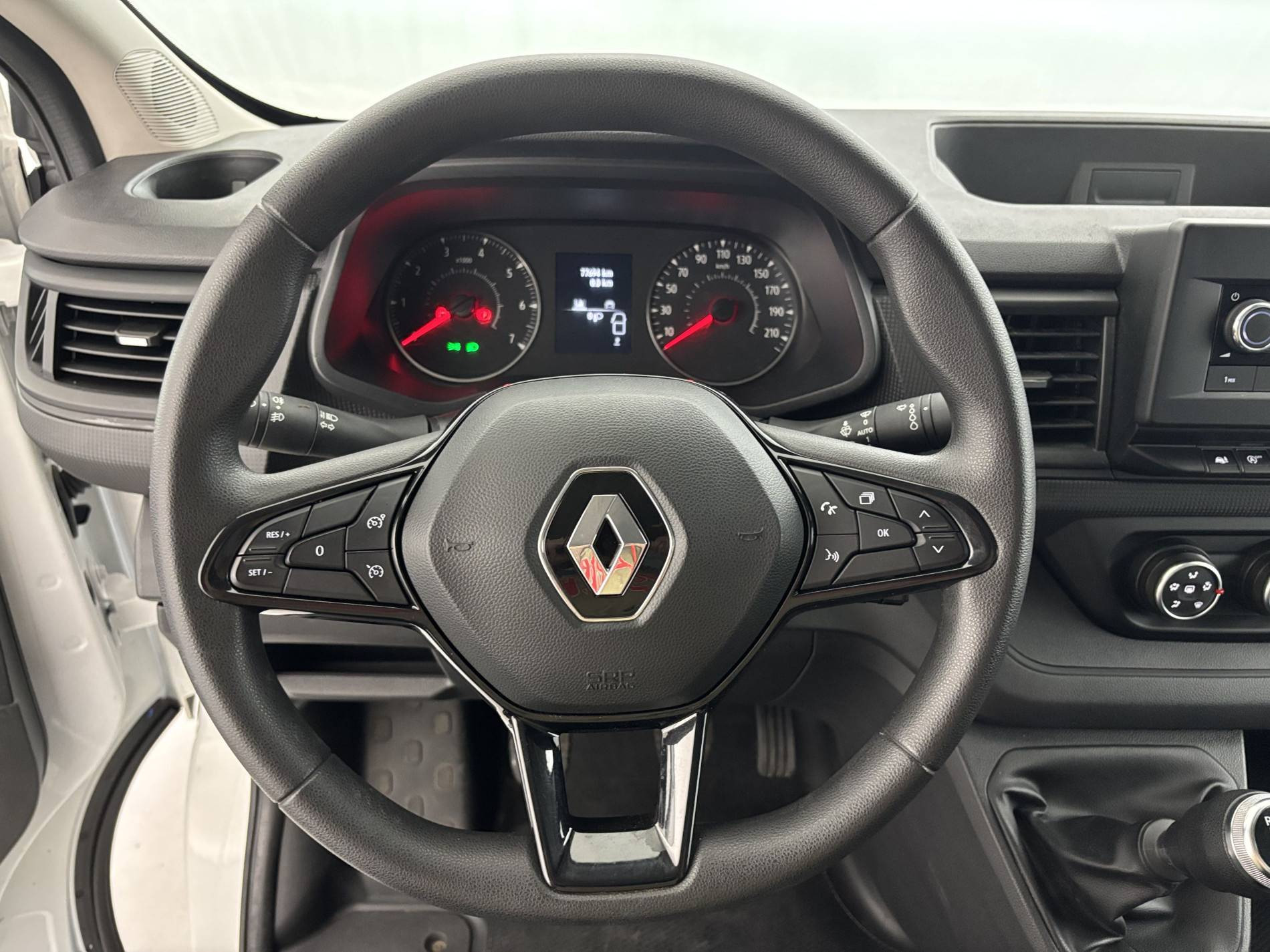Vente en ligne Renault Trafic 3 Fourgon TRAFIC FGN L1H1 2800 KG BLUE DCI 110 au prix de 21 490 €