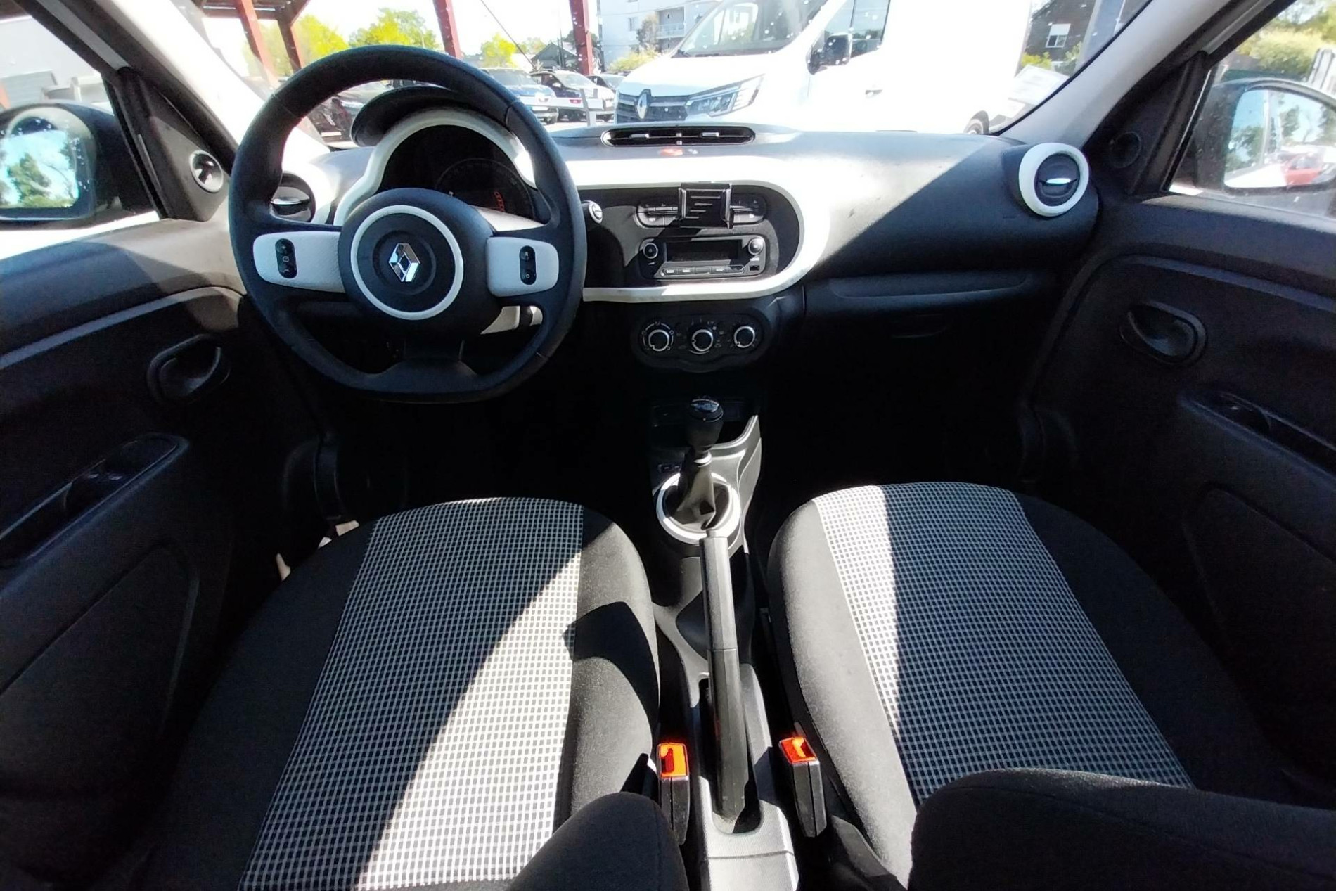 Vente en ligne Renault Twingo 3  SCe 65 - 21 au prix de 11 590 €