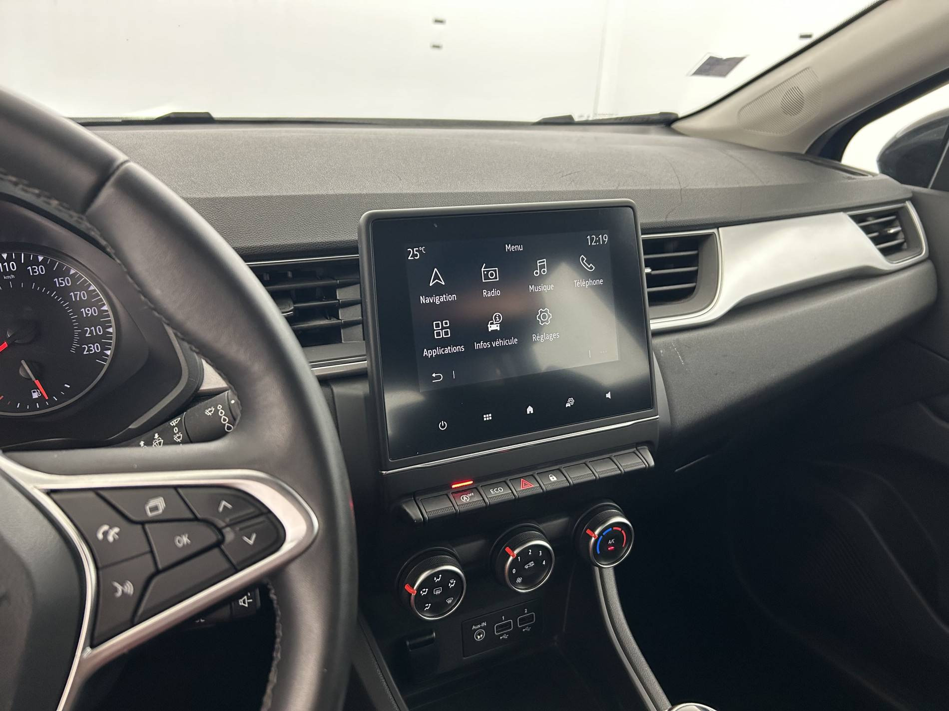 Vente en ligne Renault Captur  Blue dCi 95 au prix de 14 890 €