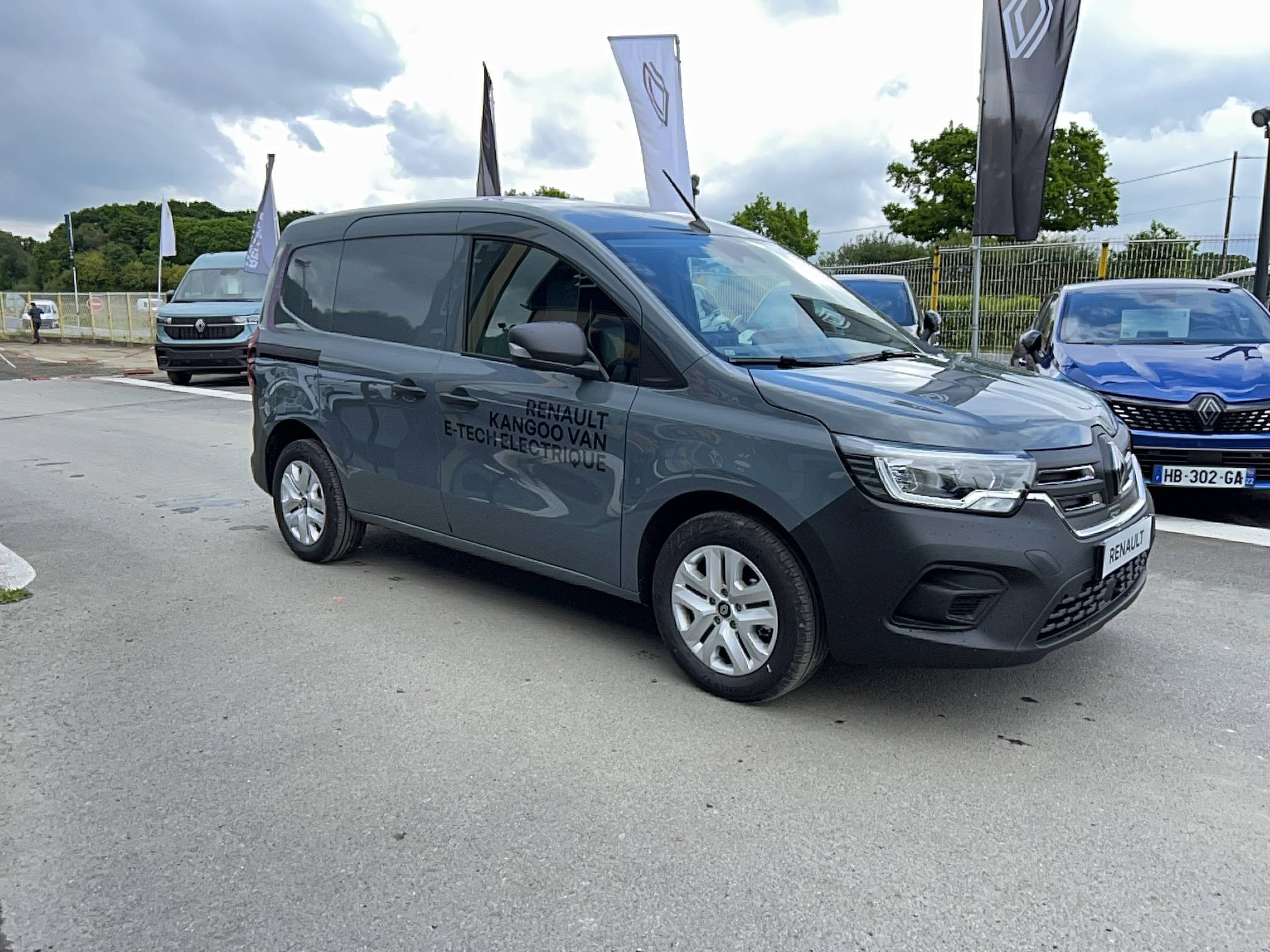 Vente en ligne Renault Kangoo Van E-Tech  FG TOLE L1 AC11 GSR2 au prix de 33 990 €