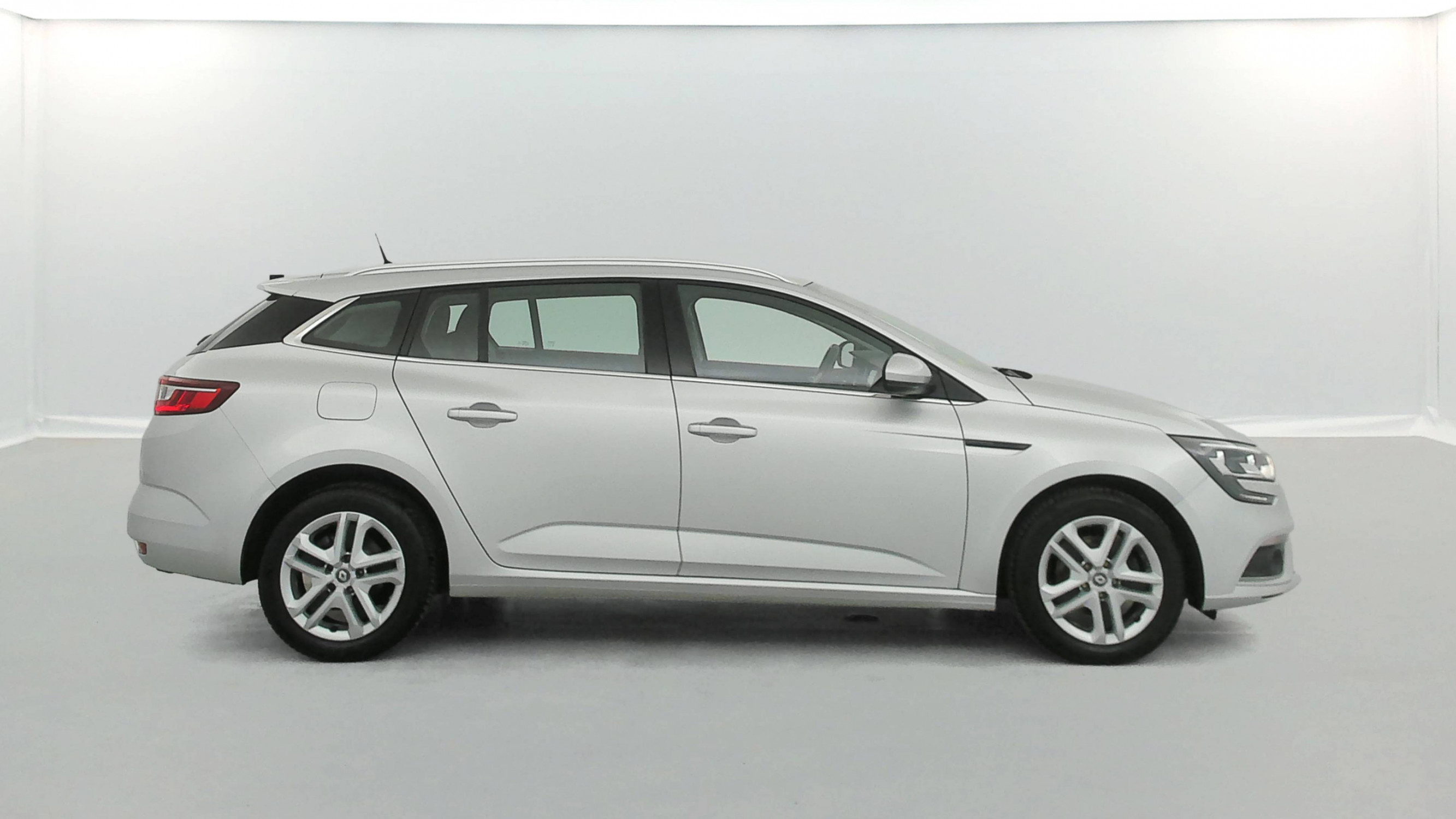 Vente en ligne Renault Megane 4 Estate Mégane IV Estate Blue dCi 115 EDC au prix de 12 090 €