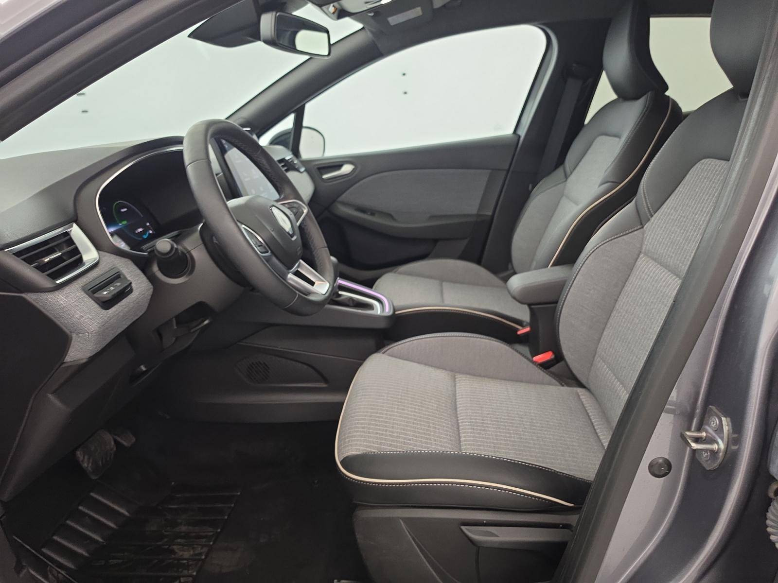 Vente en ligne Renault Clio 5 Clio E-Tech full hybrid 145 au prix de 17 590 €