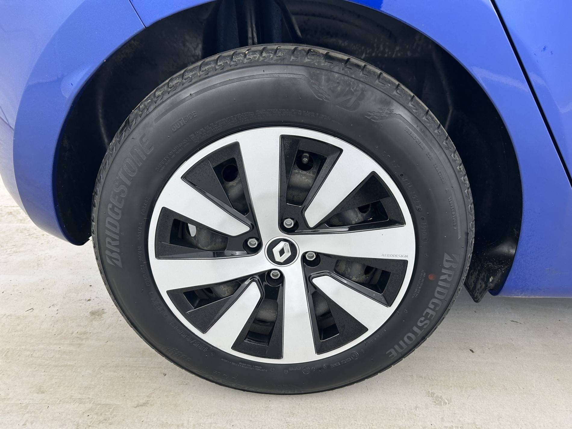 Vente en ligne Renault Clio 5 Clio TCe 90 au prix de 14 290 €