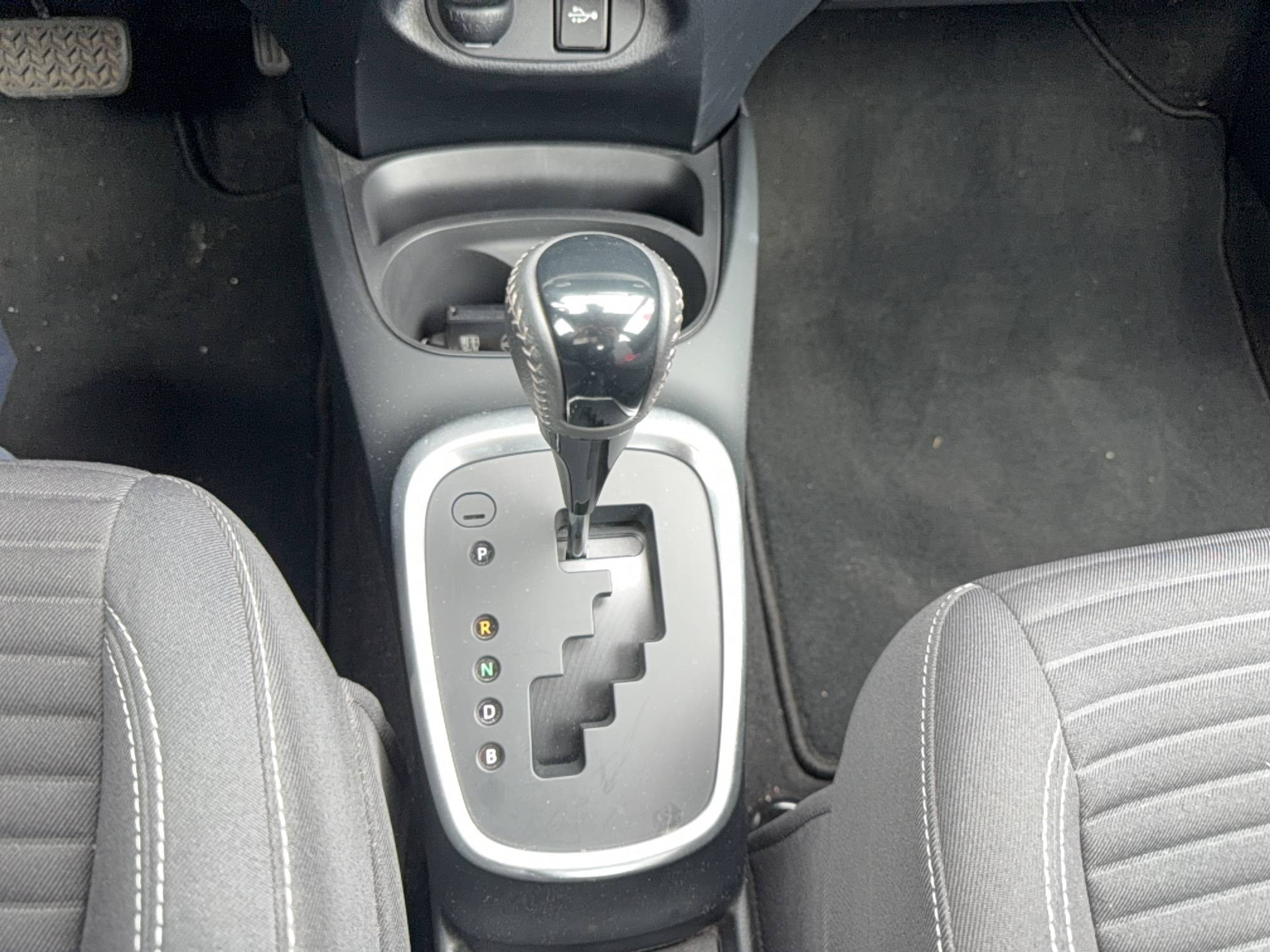 Vente en ligne Toyota Yaris Yaris Hybride 100h au prix de 16 990 €