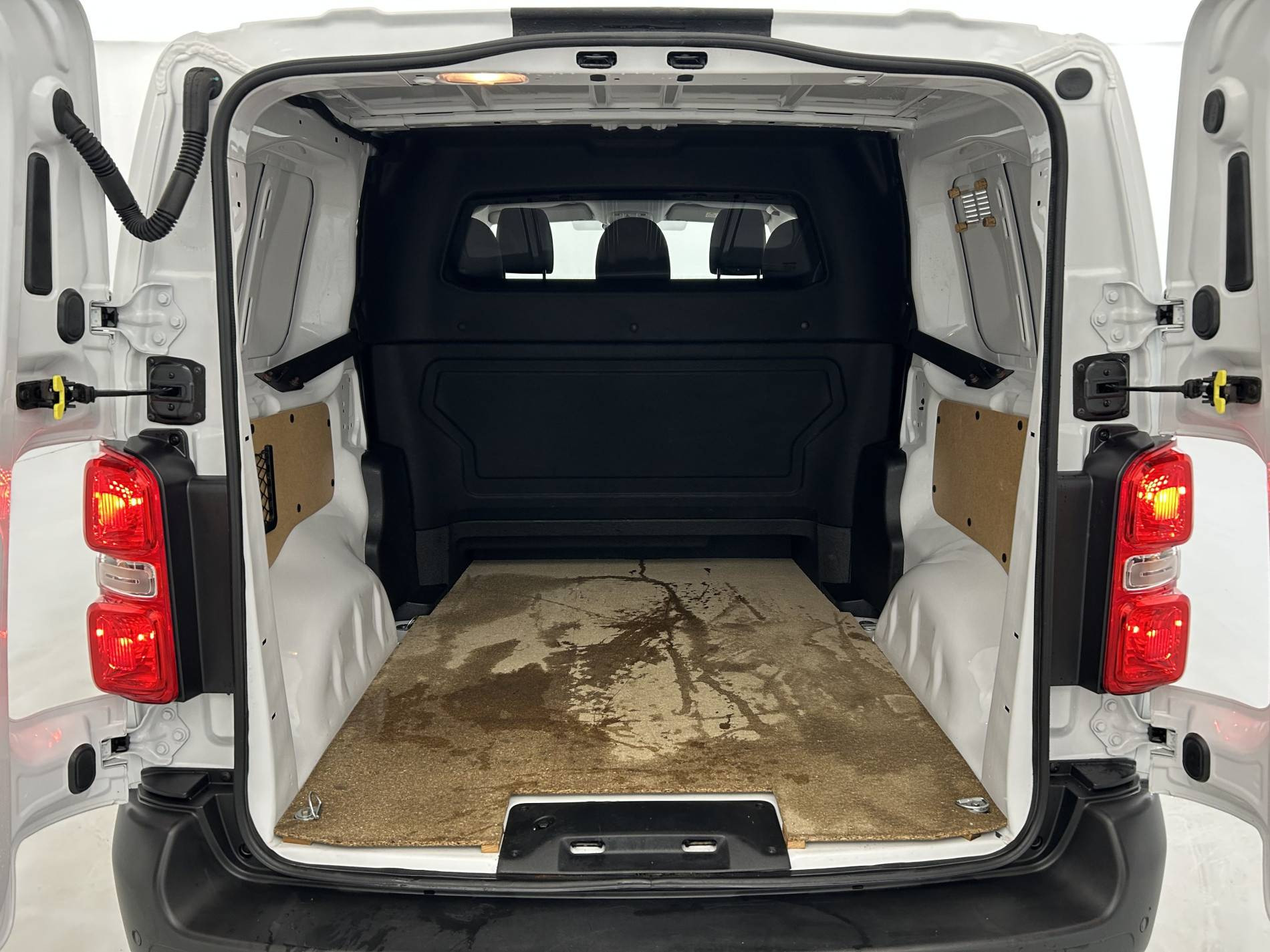 Vente en ligne Citroën Jumpy Fourgon JUMPY CAB APPROFONDIE M BLUEHDI 145 S&S EAT8 au prix de 30 990 €