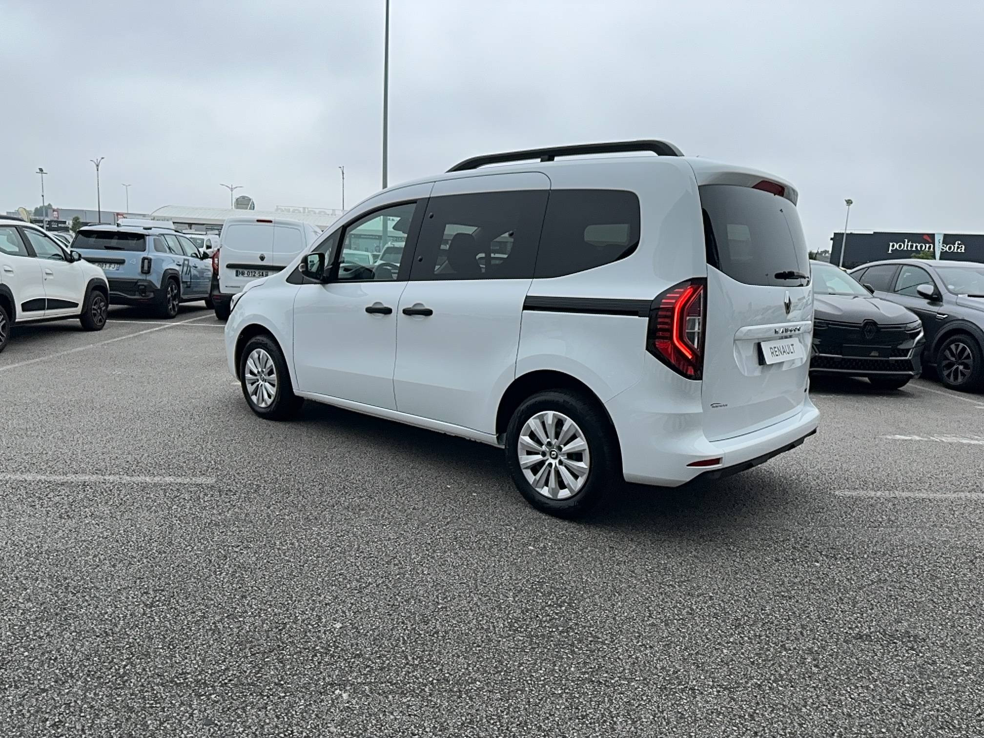 Vente en ligne Renault Kangoo E-Tech  EV45 11kW au prix de 24 900 €