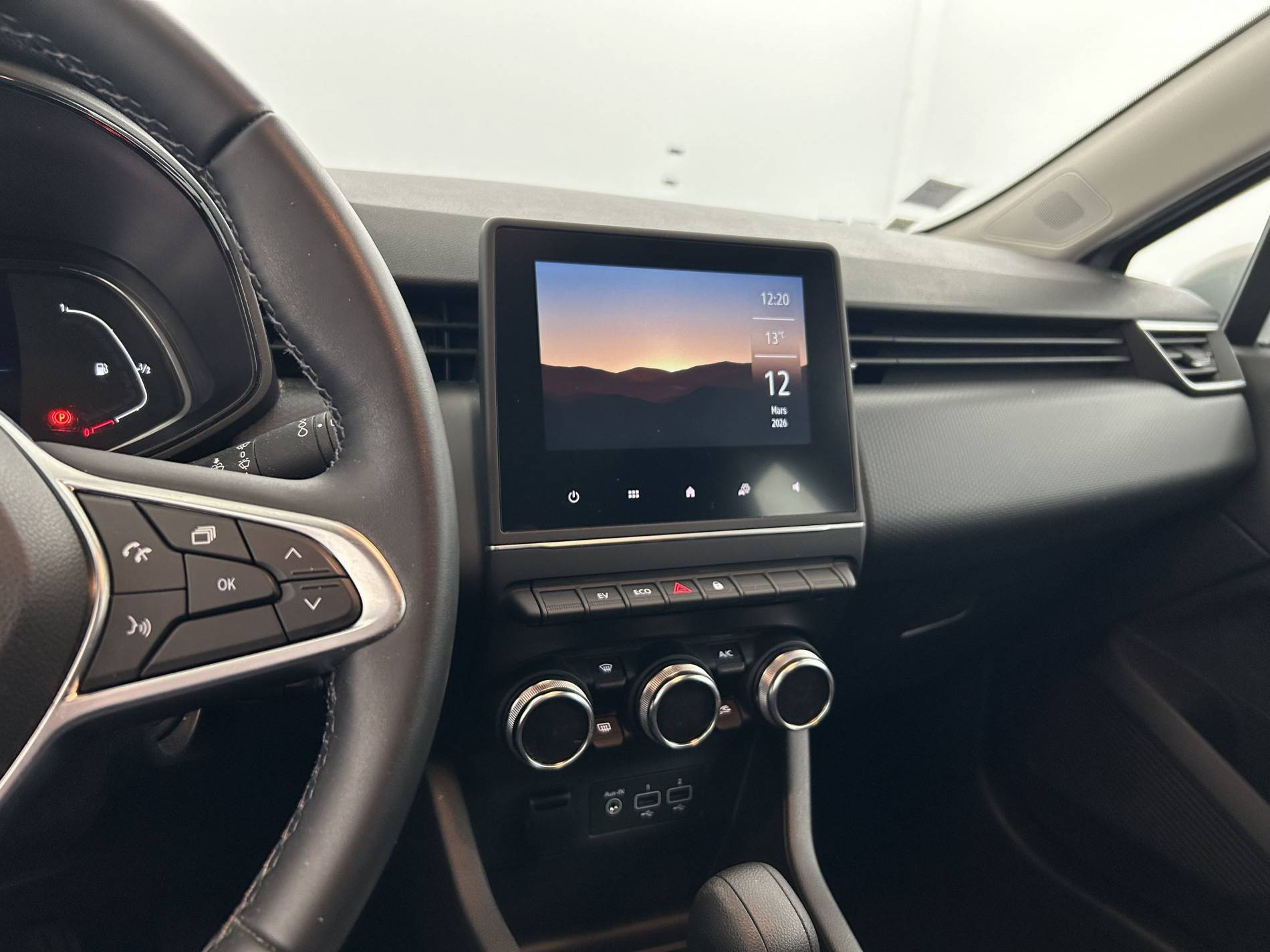 Vente en ligne Renault Clio 5 Clio E-Tech 140 - 21N au prix de 16 890 €