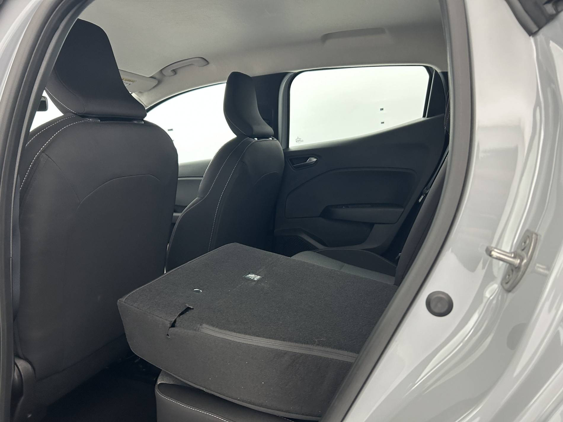 Vente en ligne Renault Clio 5 Clio E-Tech full hybrid 145 ch GSR2 au prix de 18 990 €